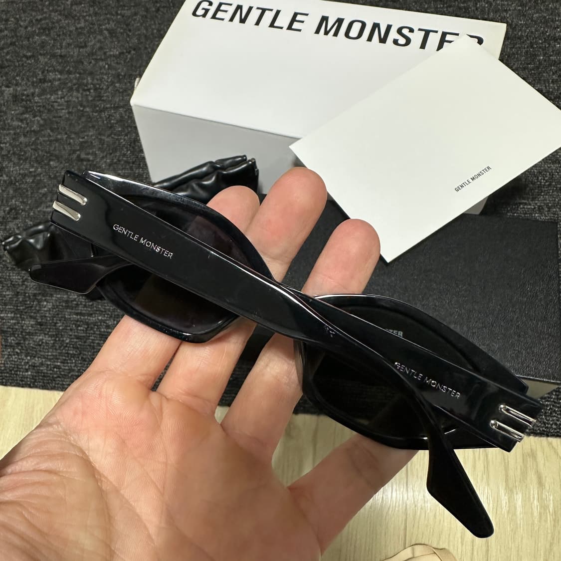 젠틀몬스터 고스트 제니선글라스 풀박스 상품이미지4