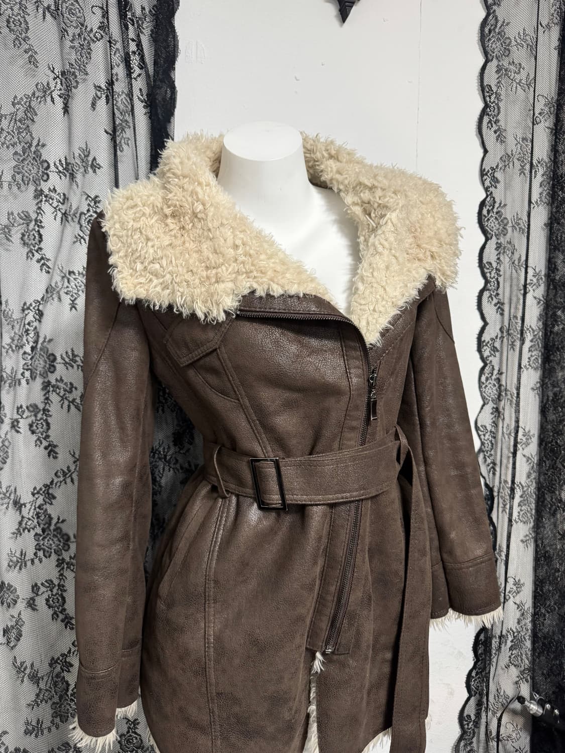 Brown long shearling jacket 상품이미지3