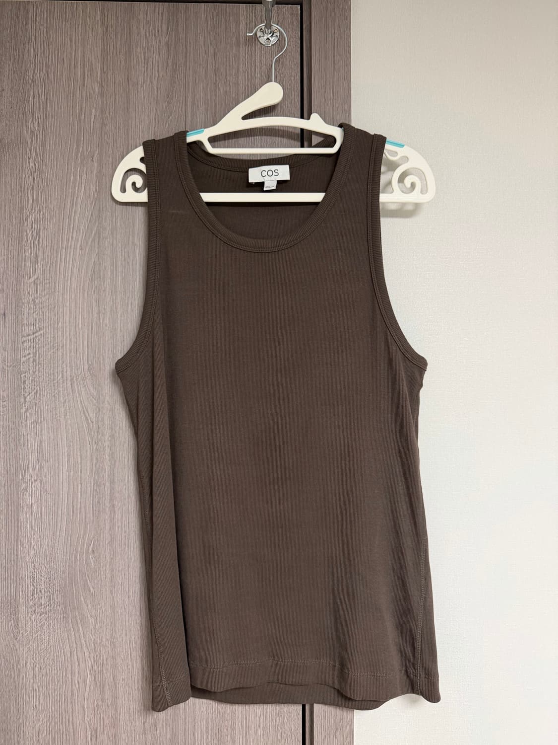 cos 슬리브리스 나시 L (100-105) 브라운 상품이미지1