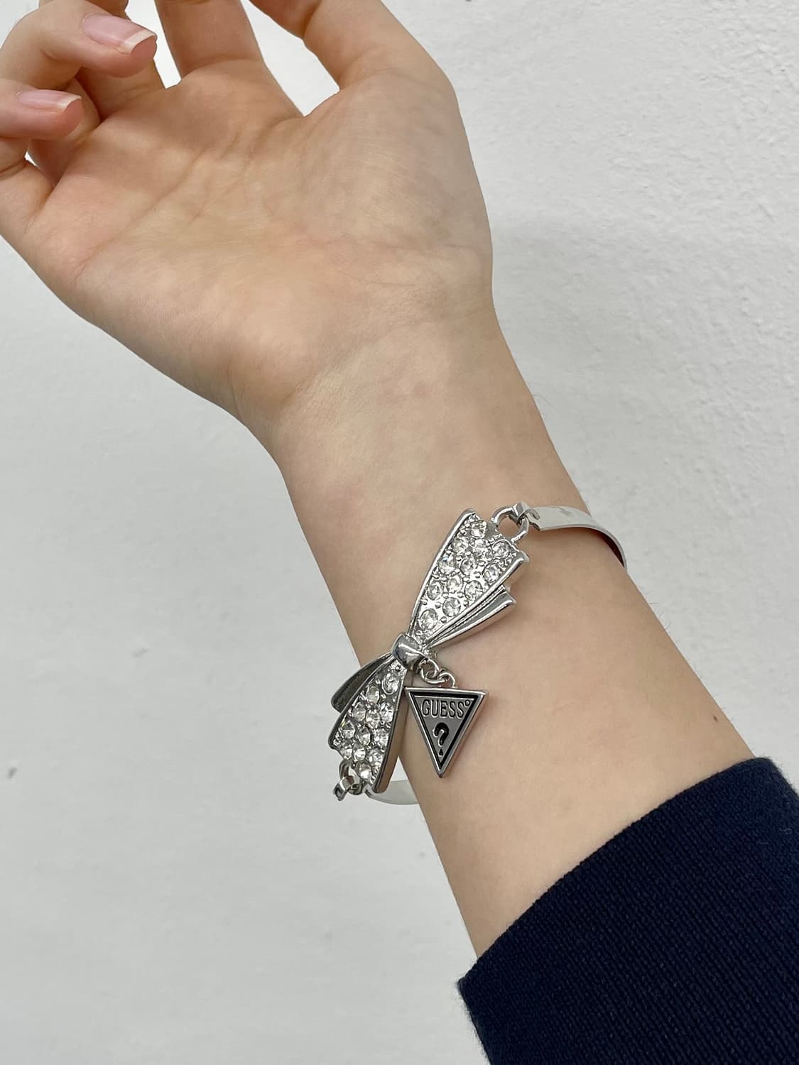 게스 갸루 리본 큐빅 팔찌 상품이미지1