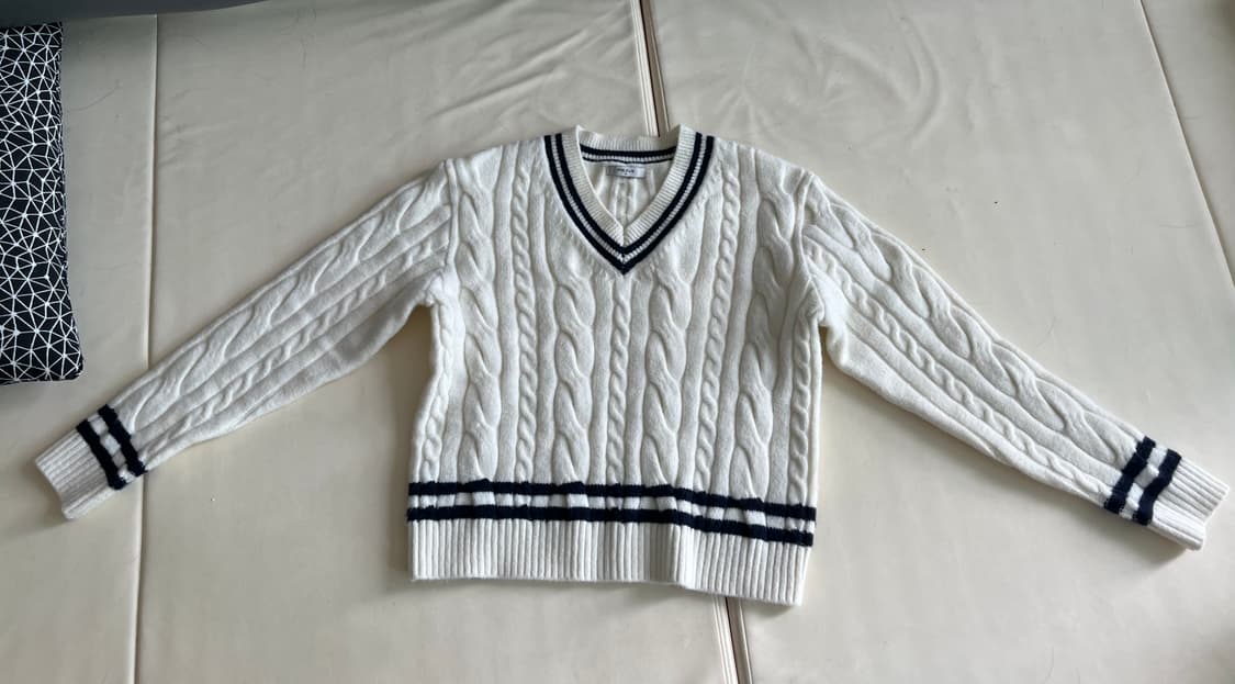 폴햄 브이넥 케이블 꽈배기 니트 상품이미지1