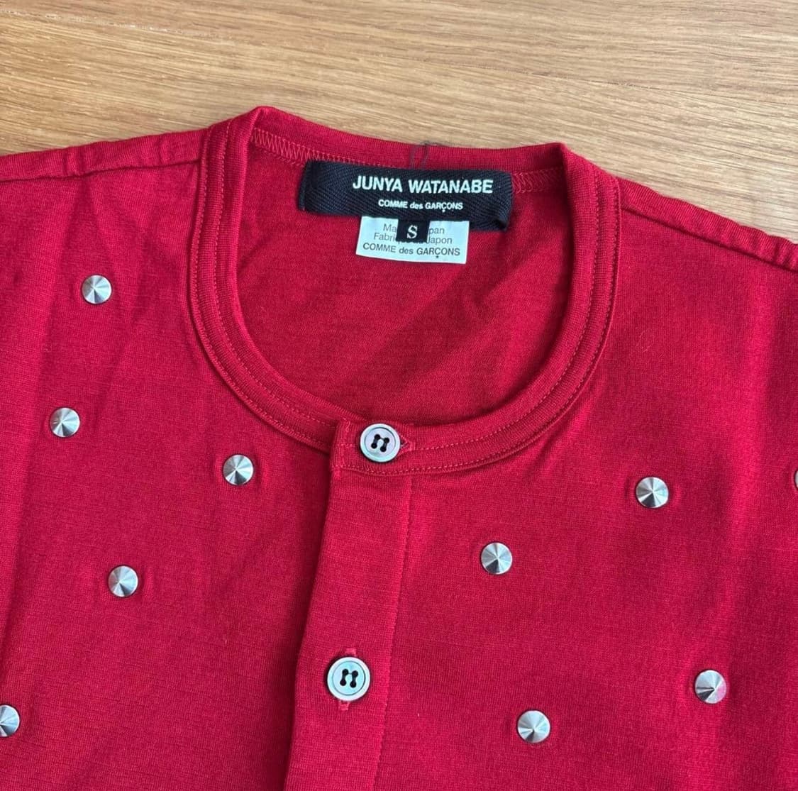 준야와타나베 꼼데가르송 레드 스터드 가디건  상품이미지2