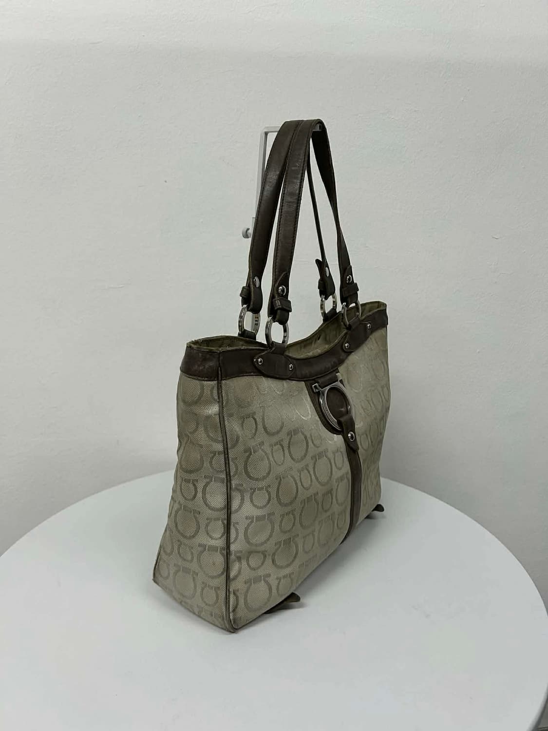 살바토레 페라가모 간치니 자가드 토트백 숄더백 상품이미지2