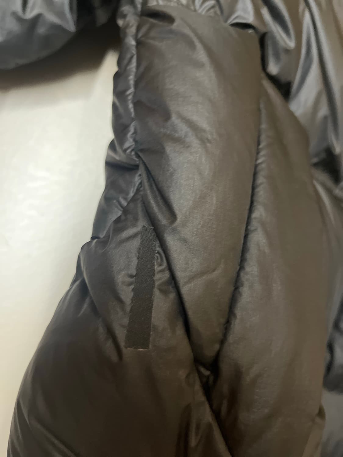 살로몬 컨투어 다운 자켓 패딩 블랙 상품이미지2