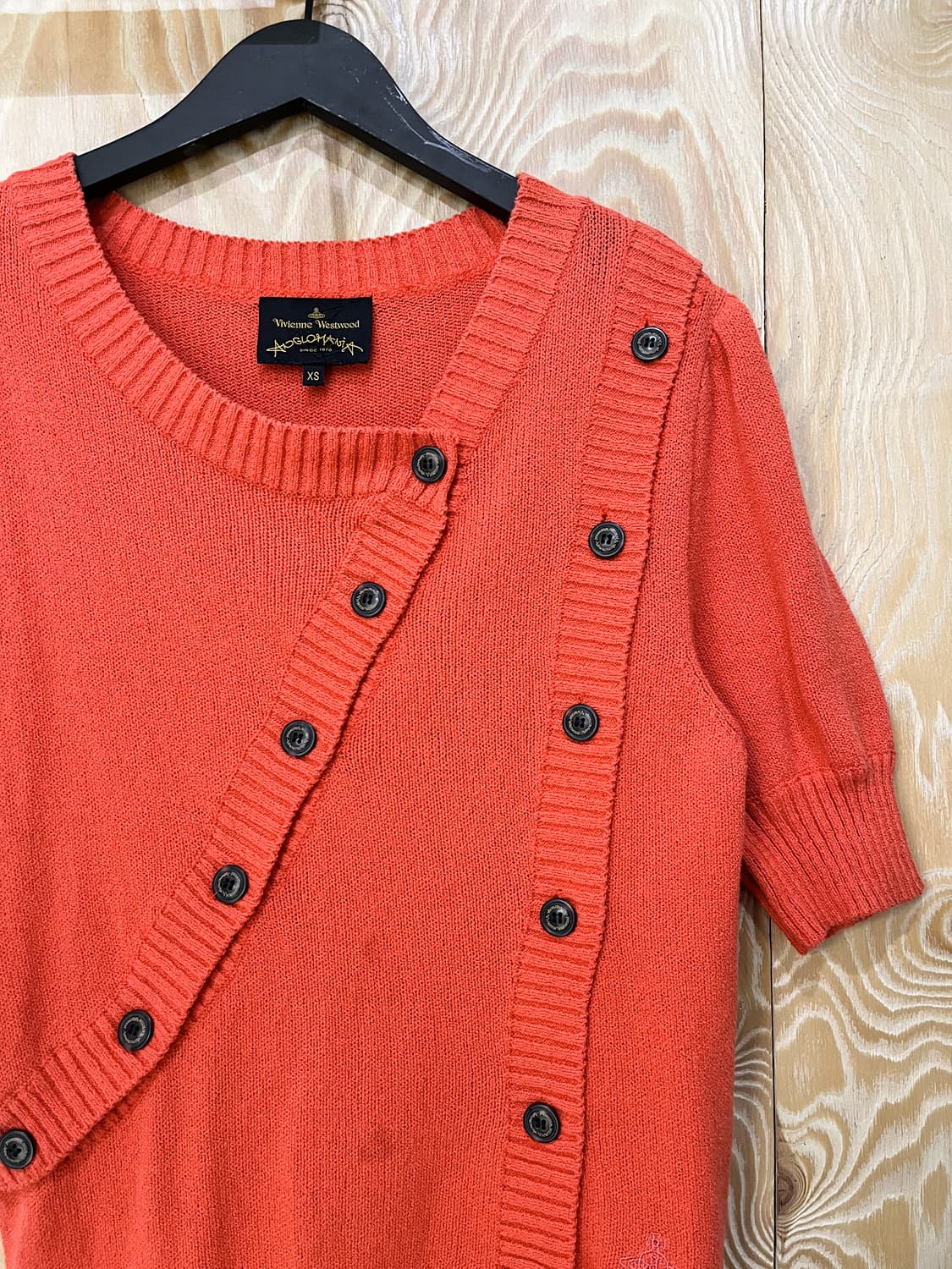 비비안웨스트우드 멀티 버튼 니트 탑 상품이미지3