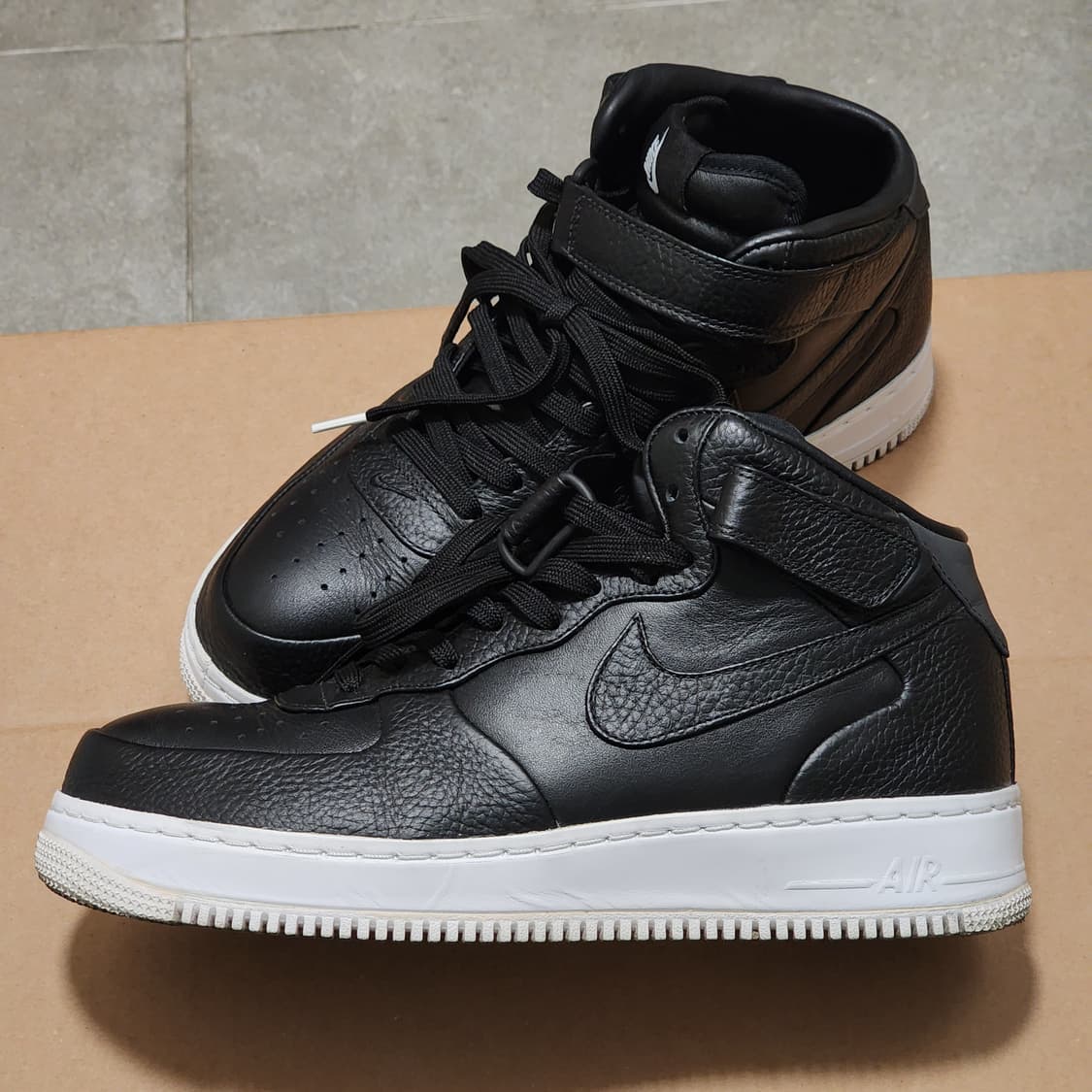 나이키랩 에어포스원 미드 블랙 상품이미지2