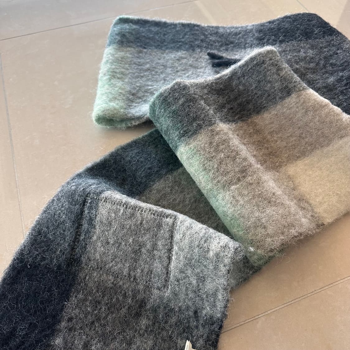 아크네스튜디오 체크 울 머플러 상품이미지3