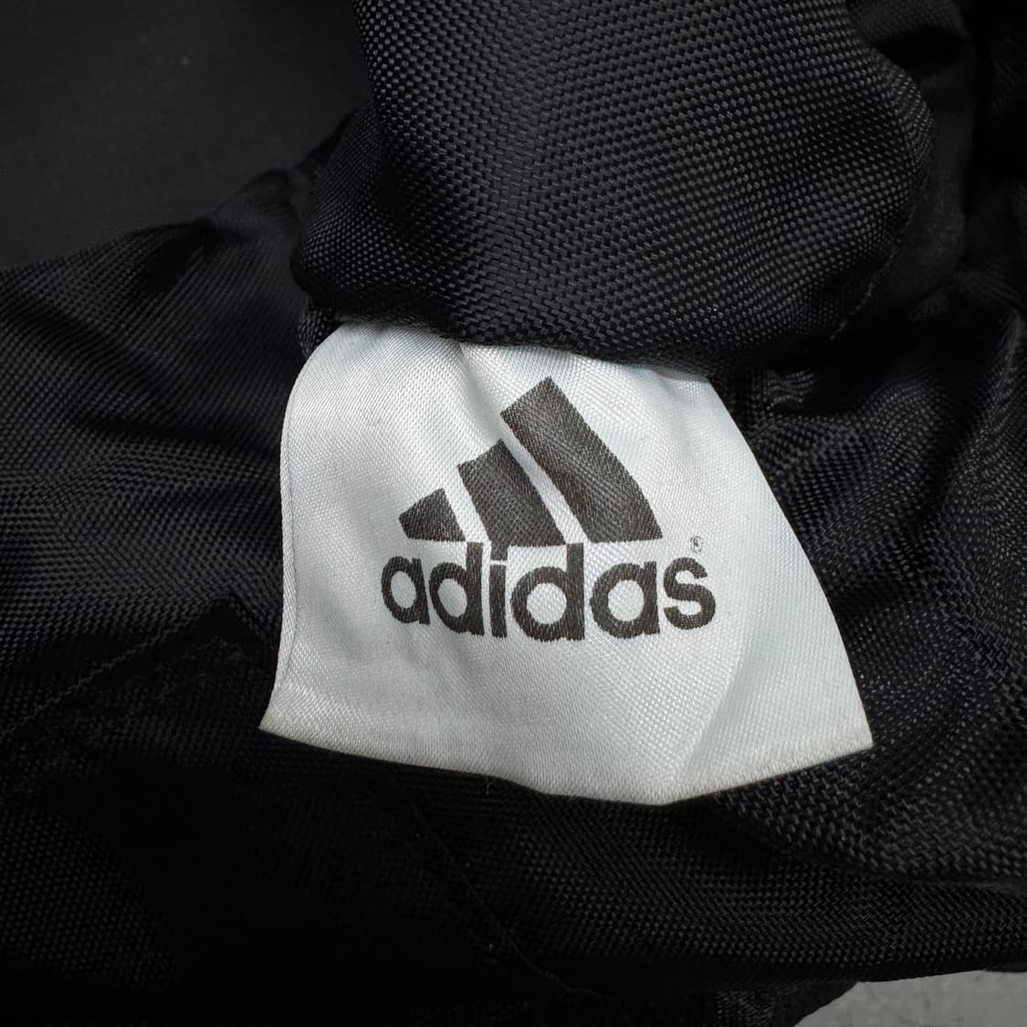 아디다스 00s 올드스쿨 크로스백 상품이미지5