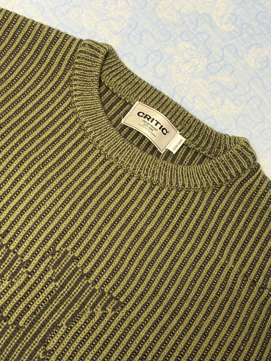 [XL] 크리틱 로고 니트 카키 상품이미지3