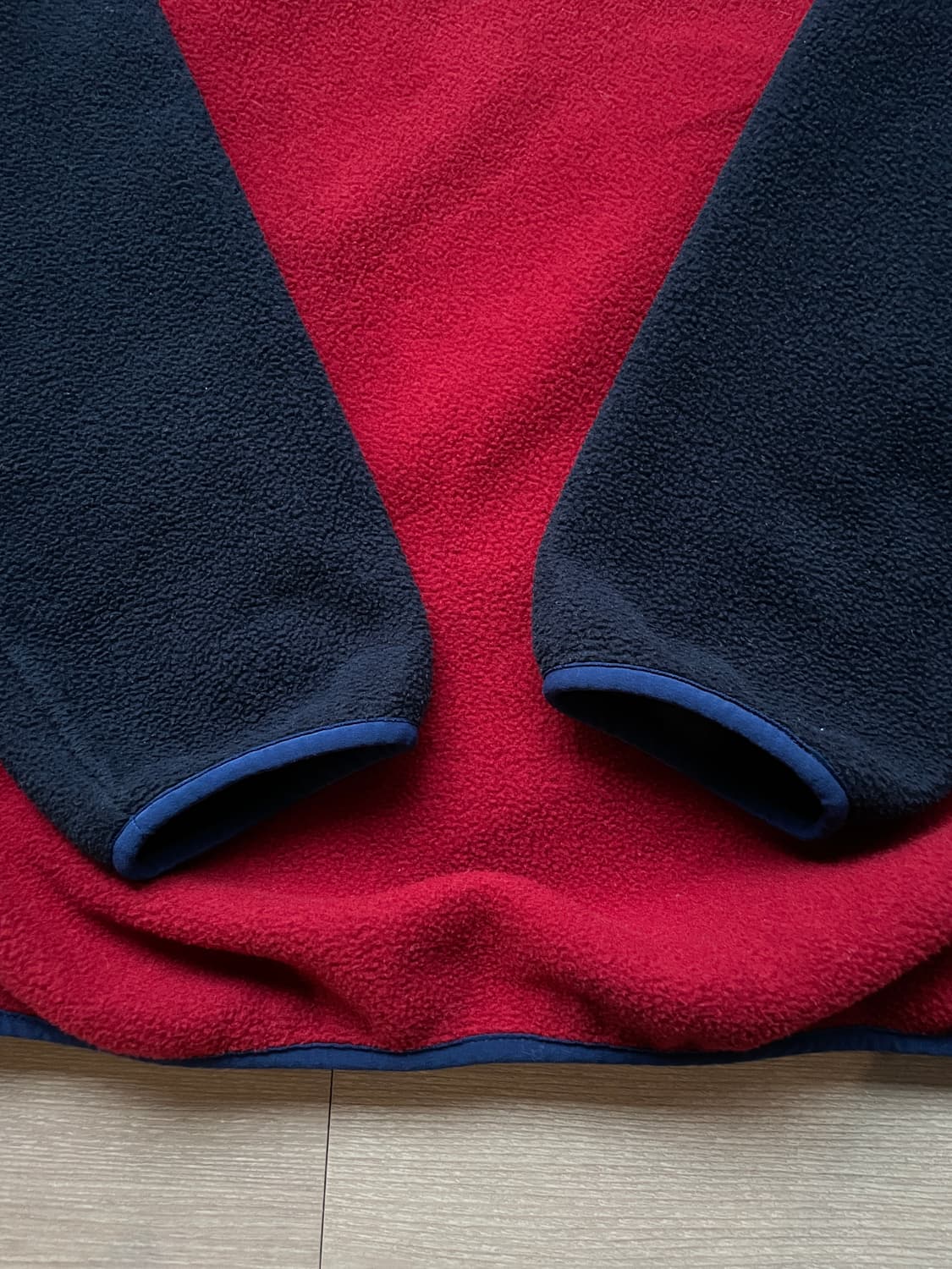 파타고니아 신칠라 레드 블루 플리스 켄달 제너 상품이미지7