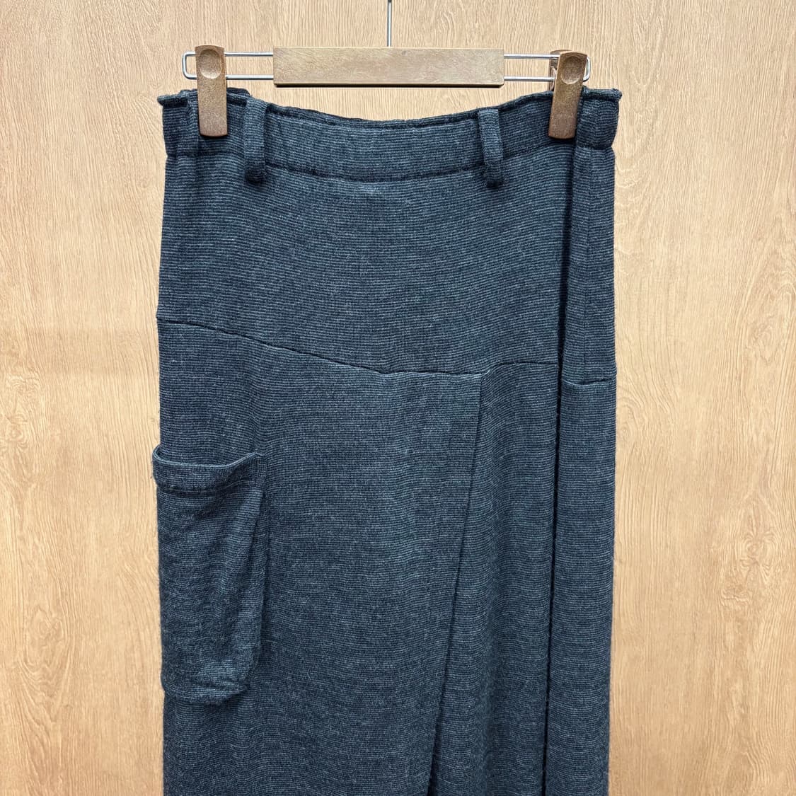 이세이미야케 플랜테이션 팬츠 아웃 포켓 디테일 와이드핏 블랙 상품이미지4