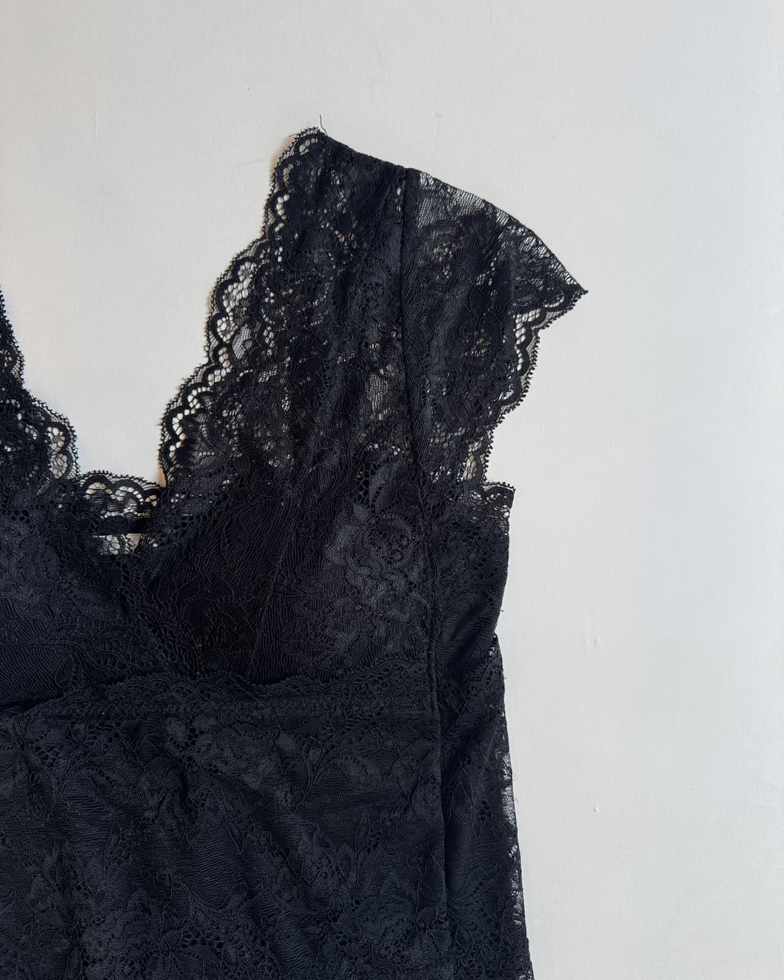 Black All-Over Sheer Lace Camisole 상품이미지2