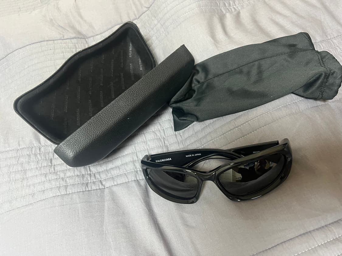 발렌시아가 스위프트 오발 판매합니다 상품이미지1