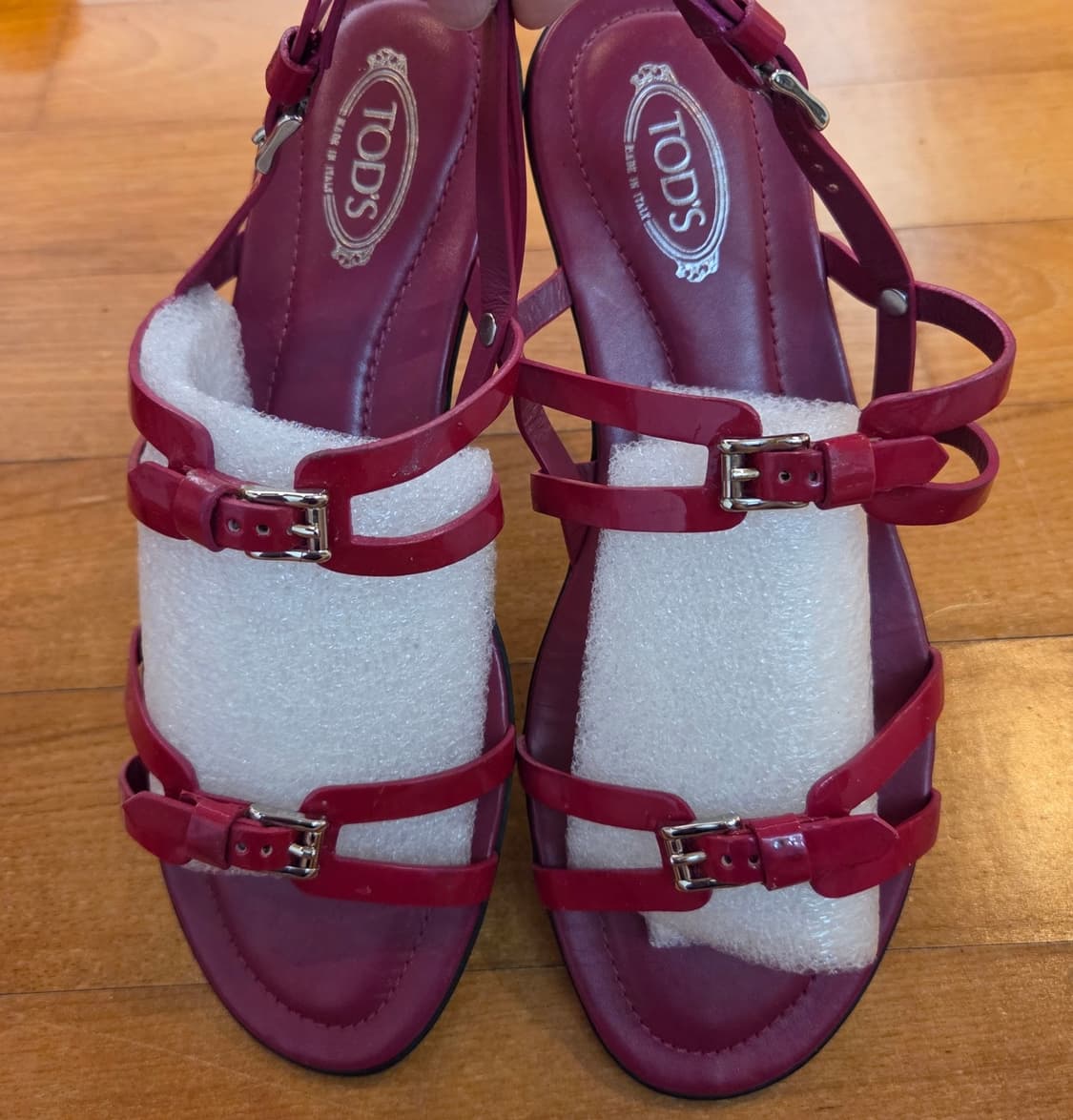 TOD'S 토즈 에나멜 버건디 스트랩 샌들 상품이미지10