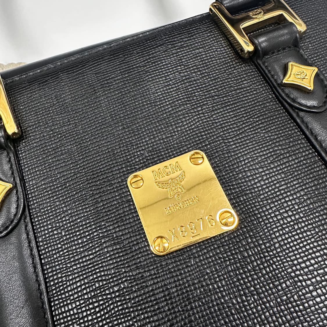 MCM 엠씨엠 사피아노 토트백 미니 버킷백 블랙 상품이미지4