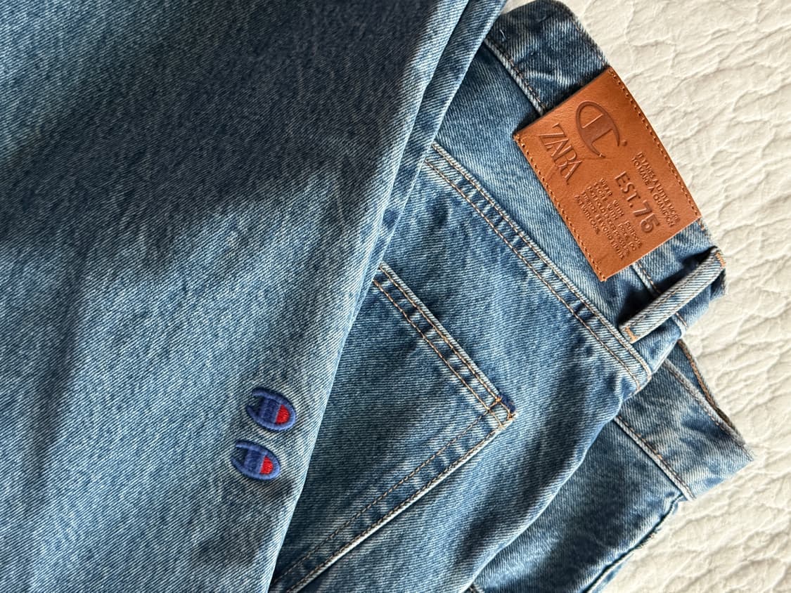 자라 x 챔피온 루즈 테이퍼드핏 데님 청바지 미드블루 상품이미지6
