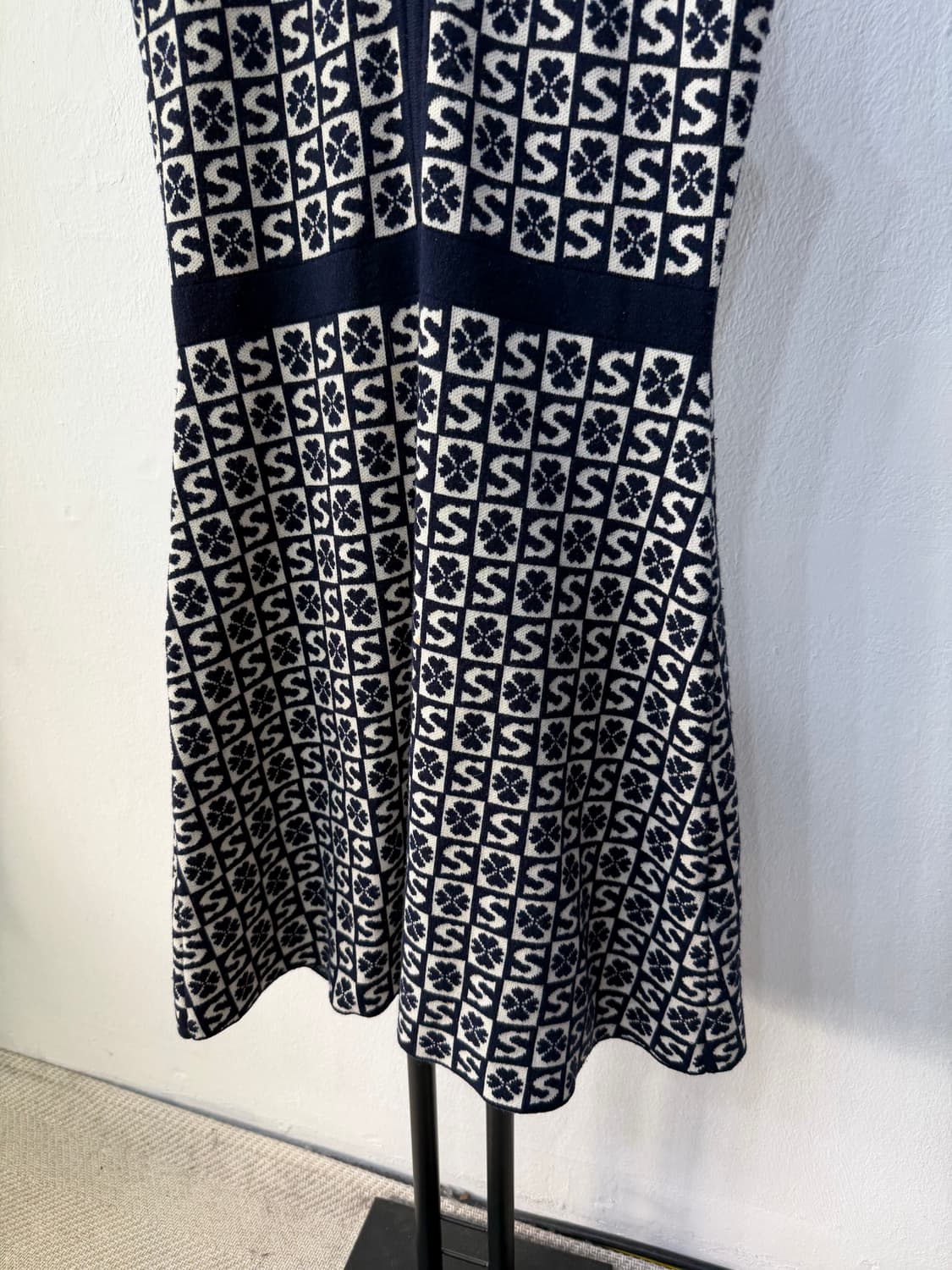 정품) 산드로 자카드 니트 원피스 네이비 38 상품이미지3