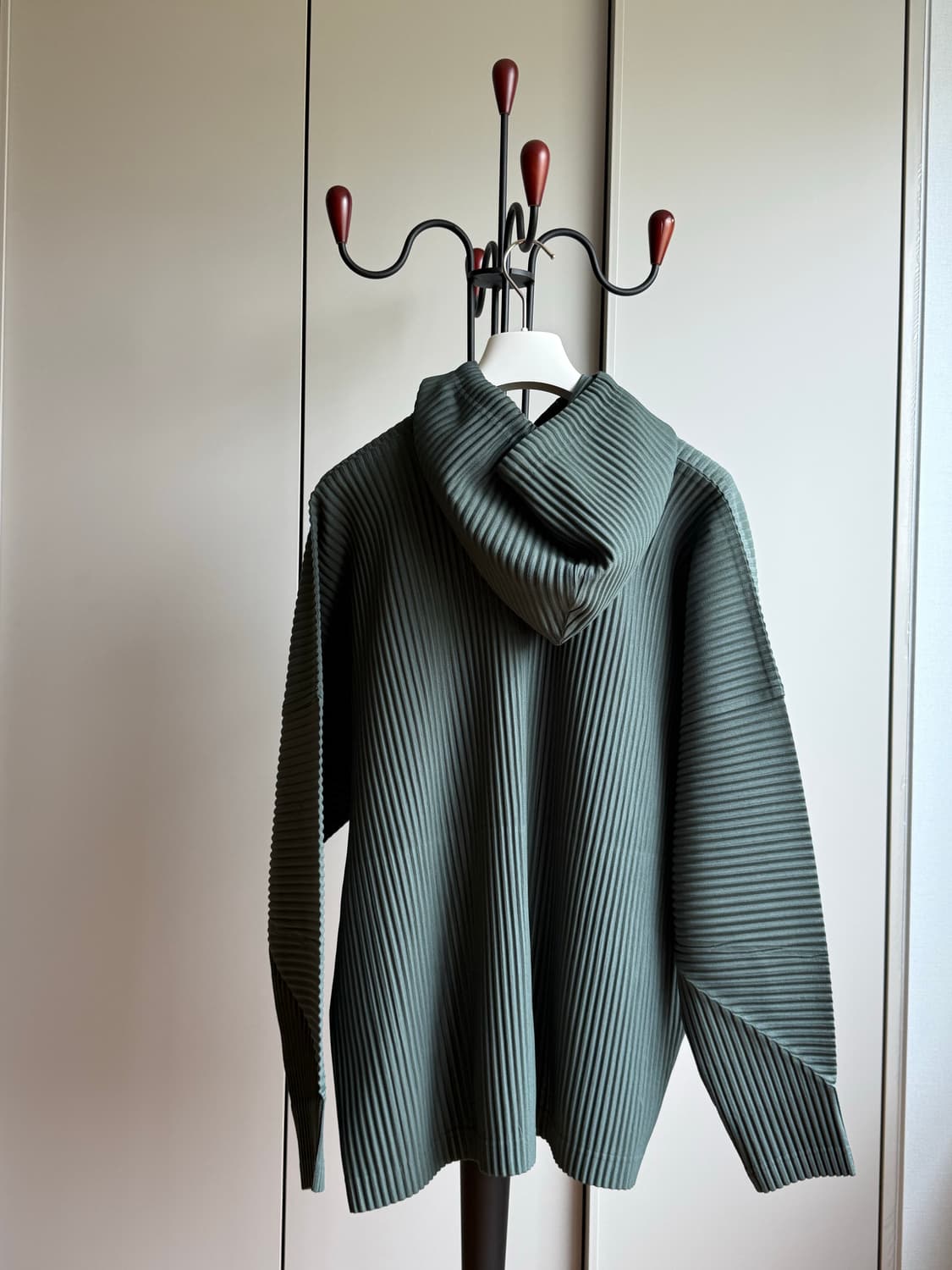 [3] Homme Plisse Anorak Hoodie Green 상품이미지4