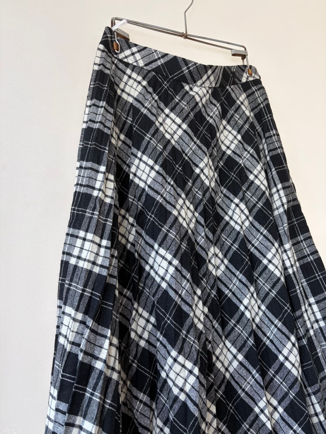 꾸레쥬 미디스커트 판매합니다 상품이미지3