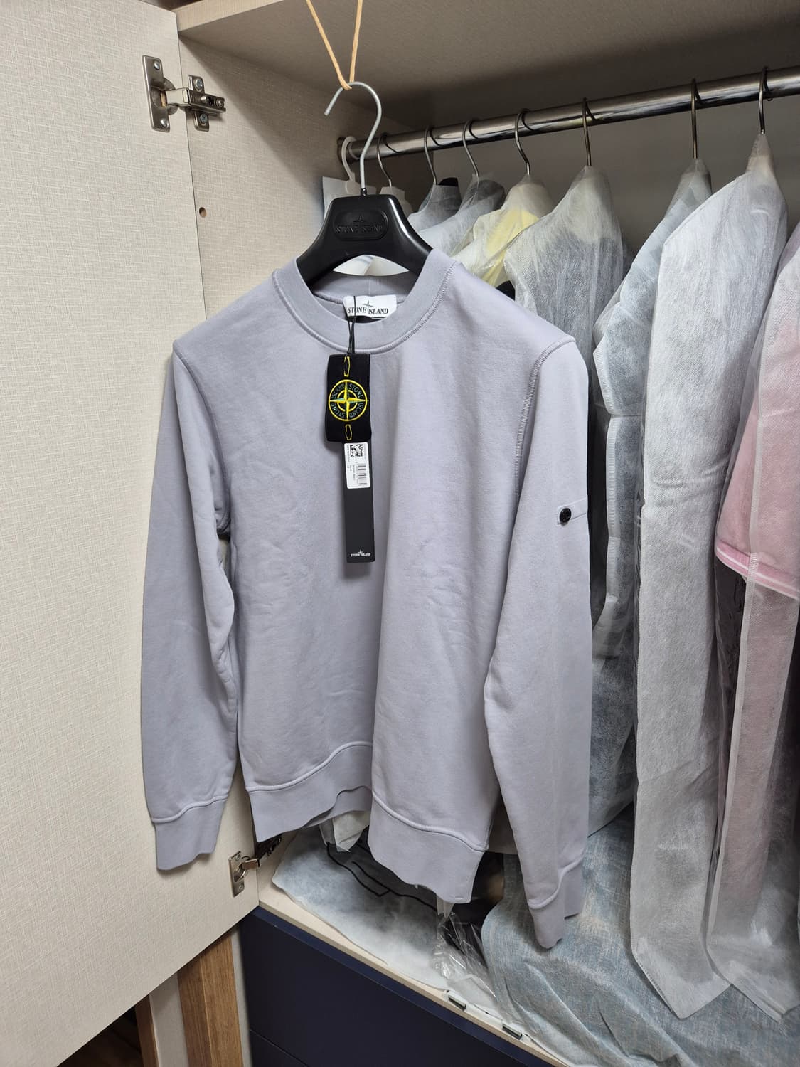 새상품 24SS스톤아일랜드 맨투맨 90-S 상품이미지1