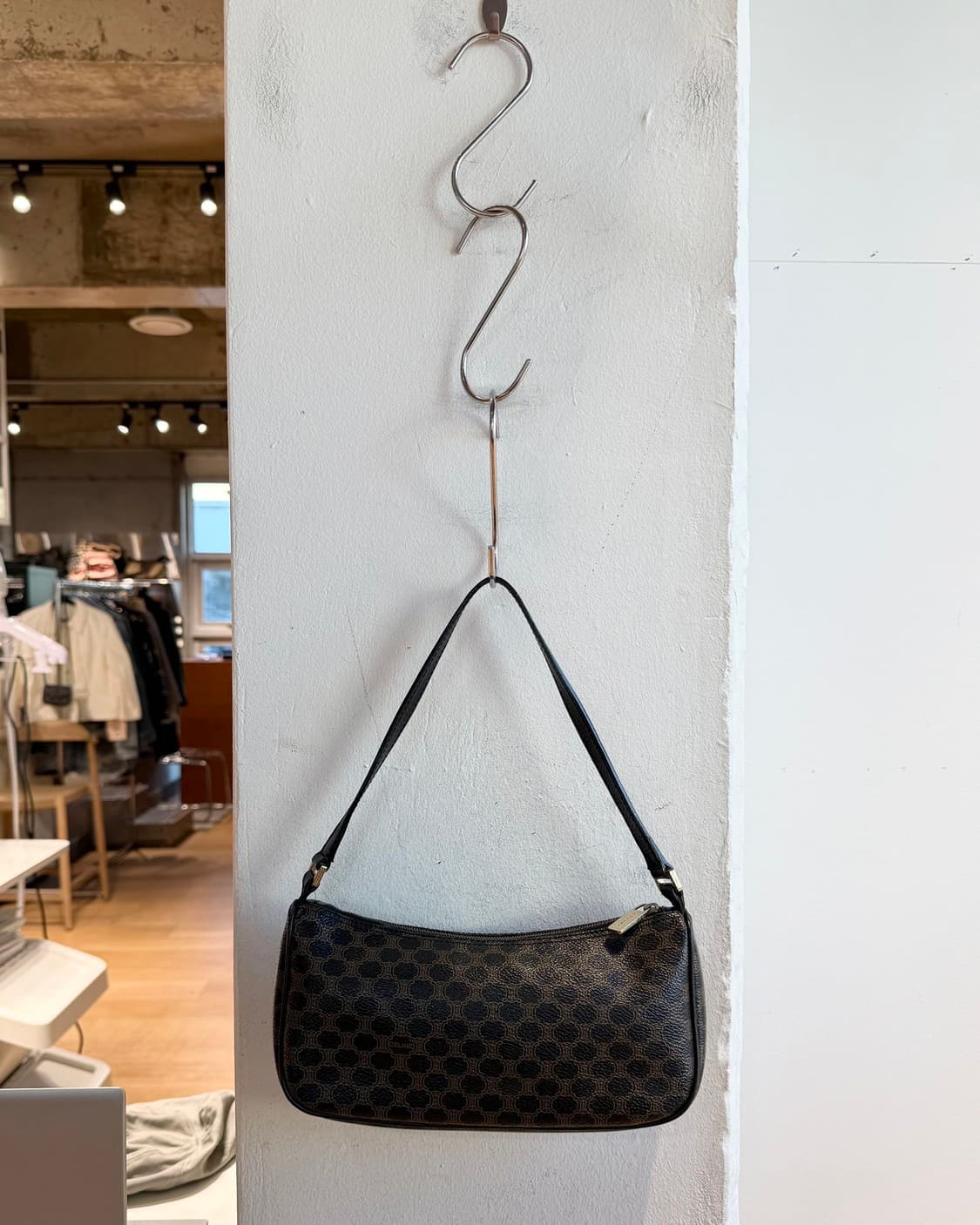 셀린느 딥브라운 마카담 미니 바게트백  상품이미지2