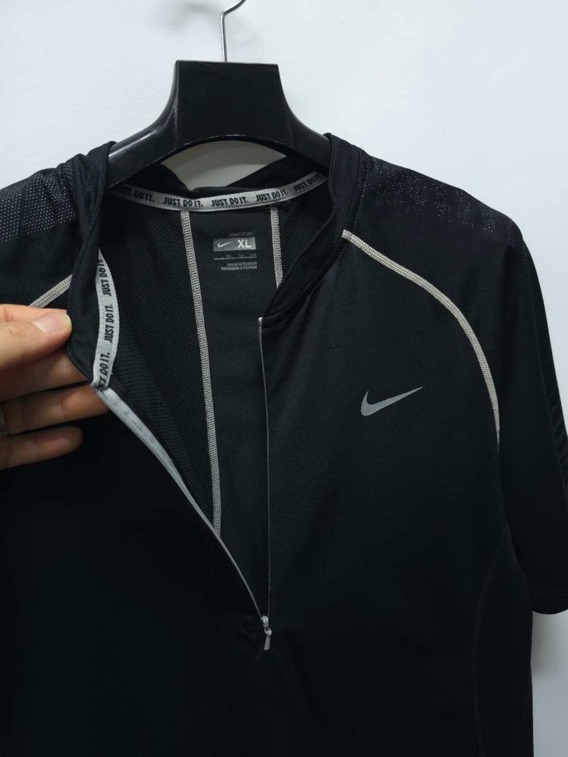 ​나이키 NikeFIT DRY 블랙 하프 집업 기능성 반팔 티셔츠 105 상품이미지6