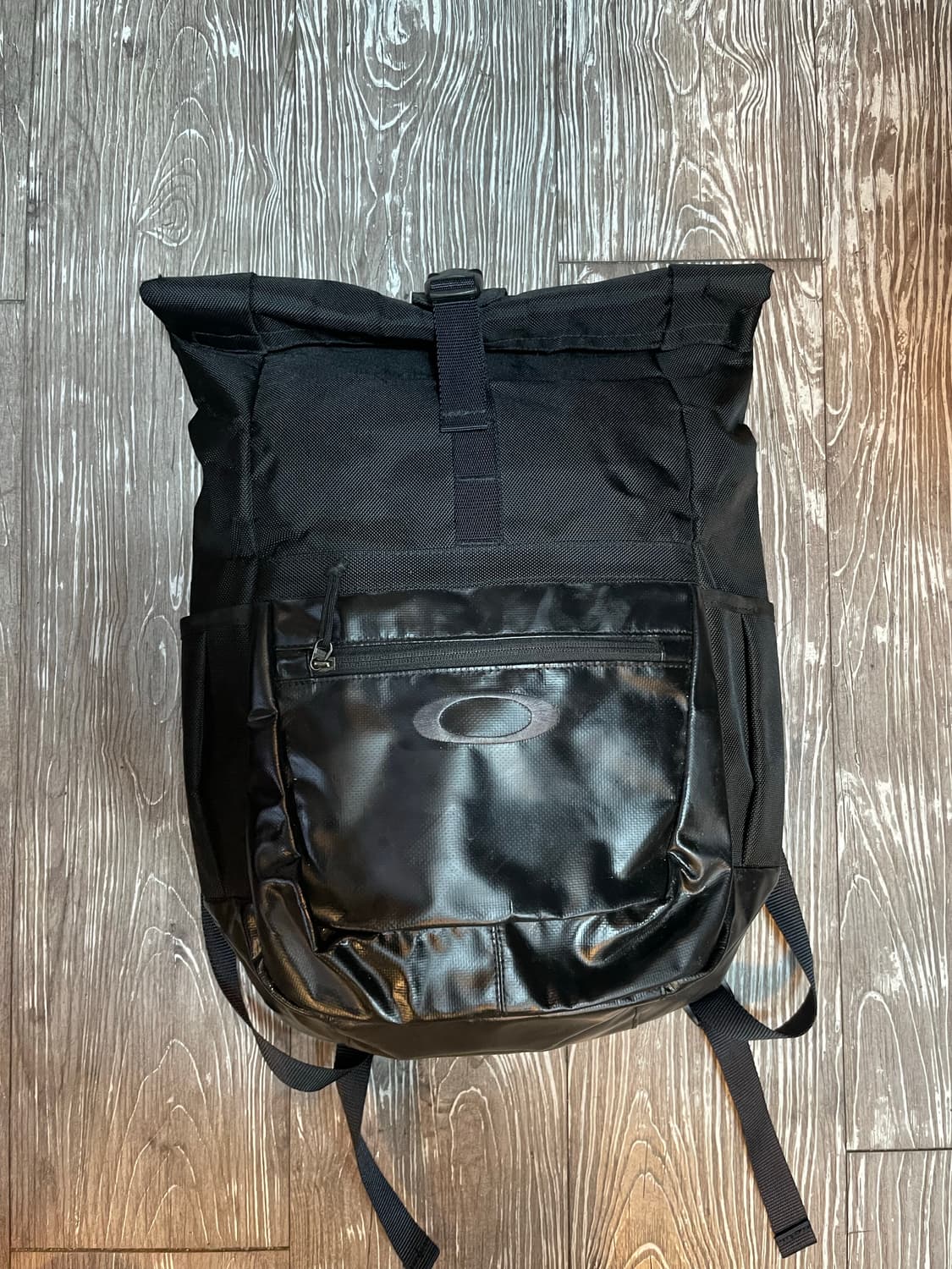 오클리 블랙 롤탑 백팩 상품이미지1