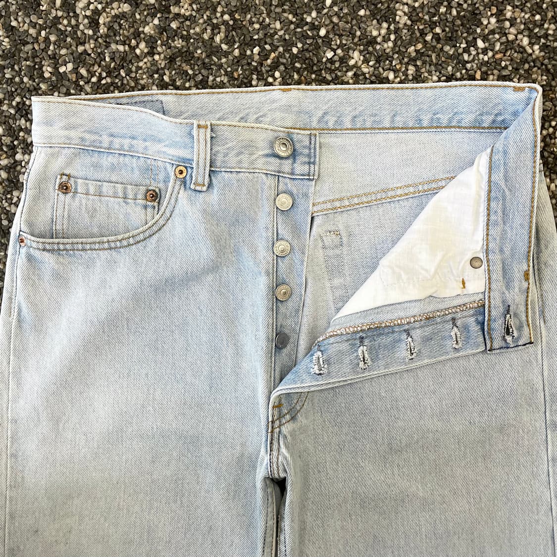 90s 리바이스 501xx 연청 데님 made in USA (31) 상품이미지3