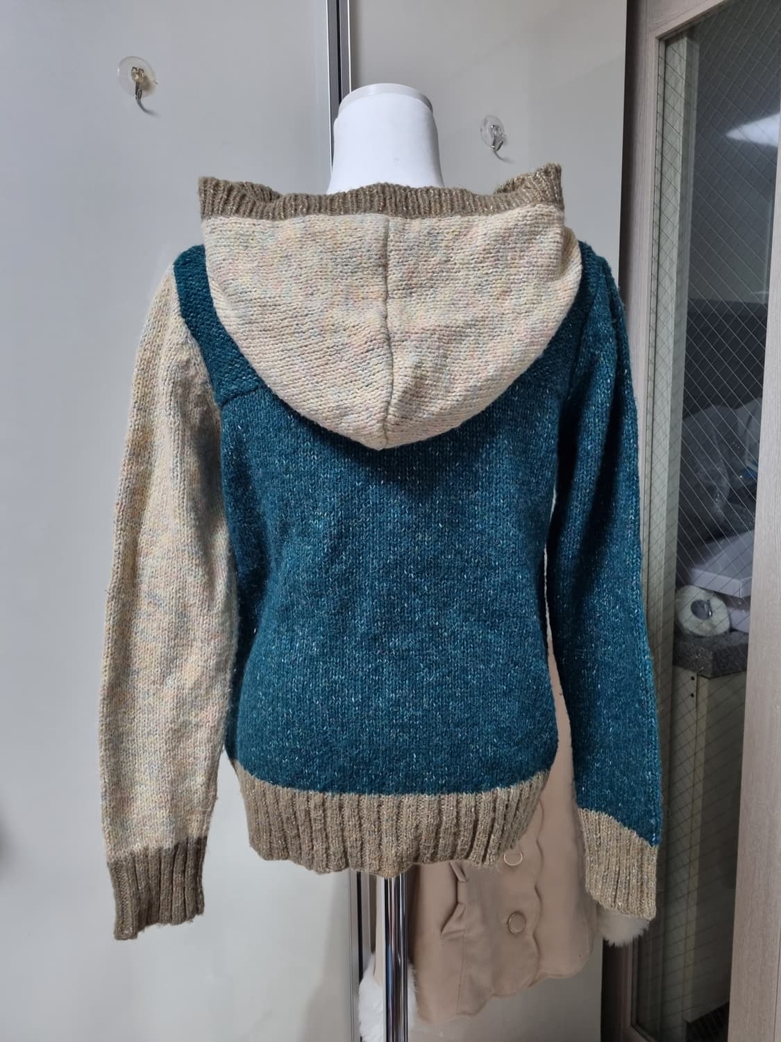 모리걸 하구미 배색 니트 토글 니트 가디건  상품이미지5