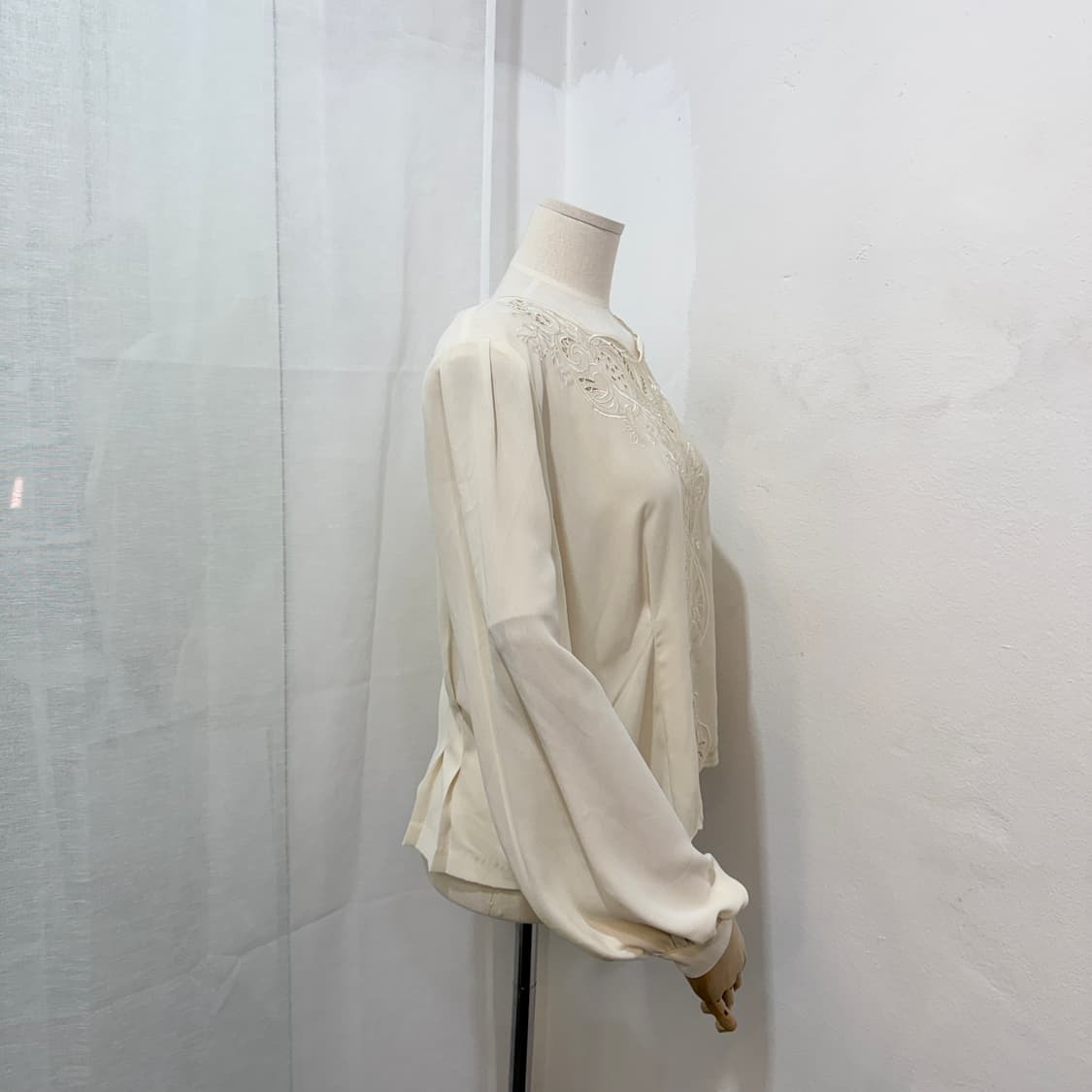 (개인)일본빈티지블라 어깨패드 펀칭블라우스 레이스 3557 상품이미지3