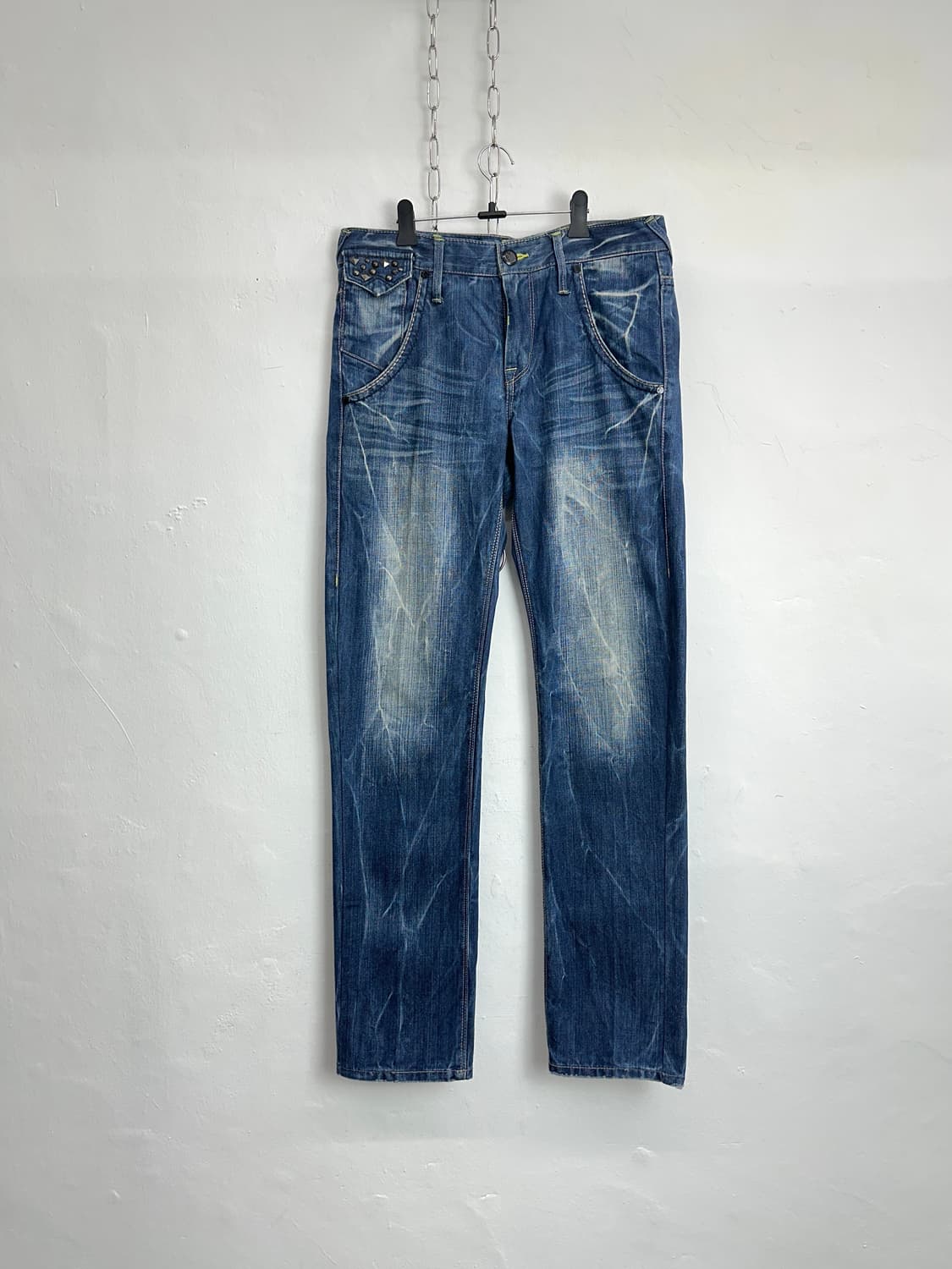 Studded Distressed Denim Jeans 상품이미지4