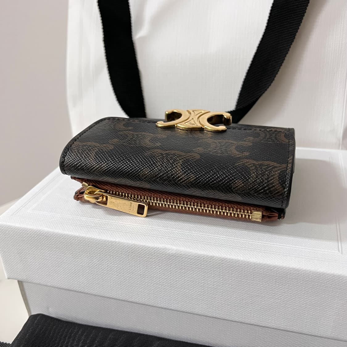 [S급/정품] 셀린느 트리옹프 여성 플랩 반지갑 상품이미지8