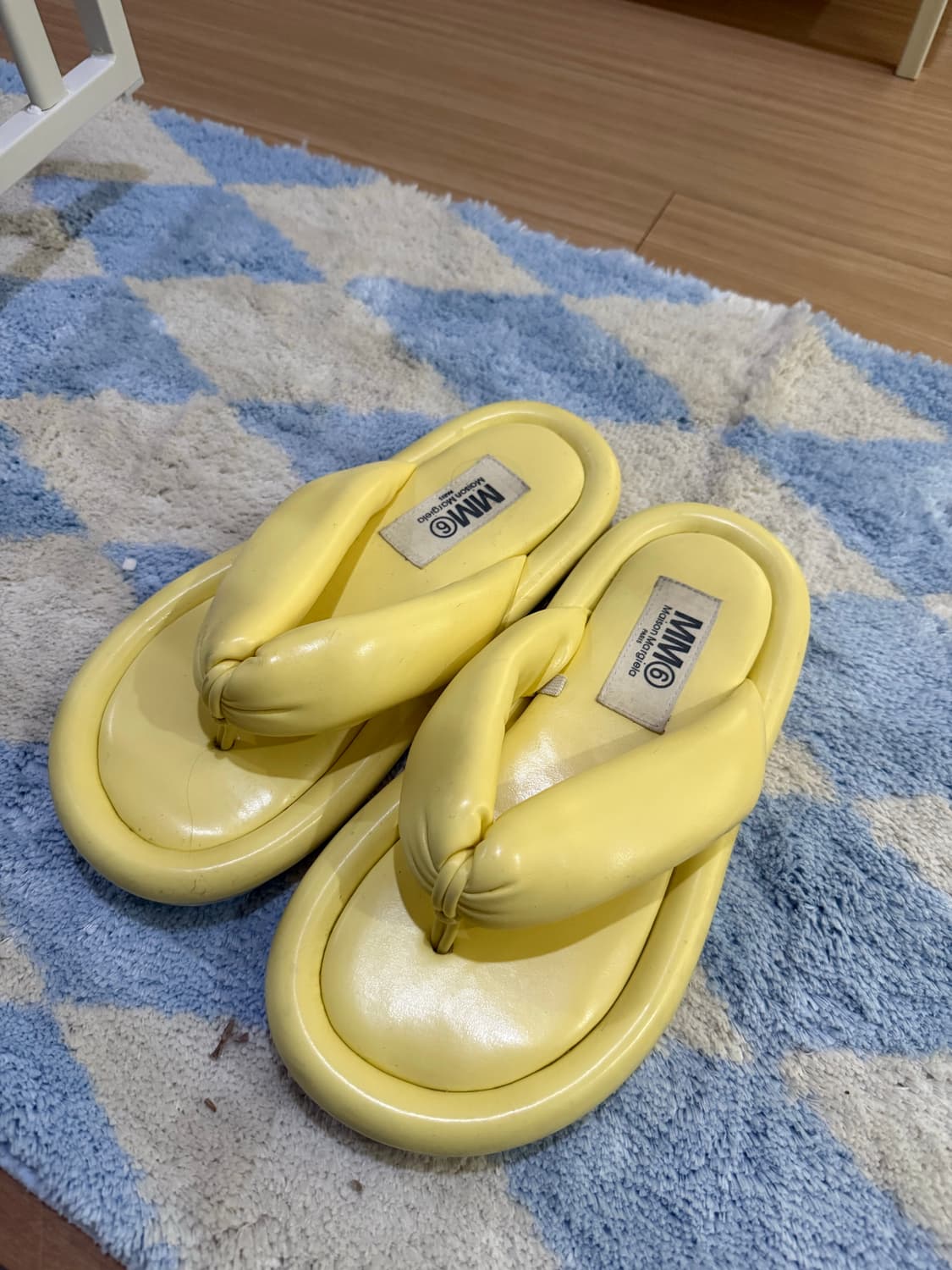 메종마르지엘라 쪼리 판매합니다. 상품이미지1