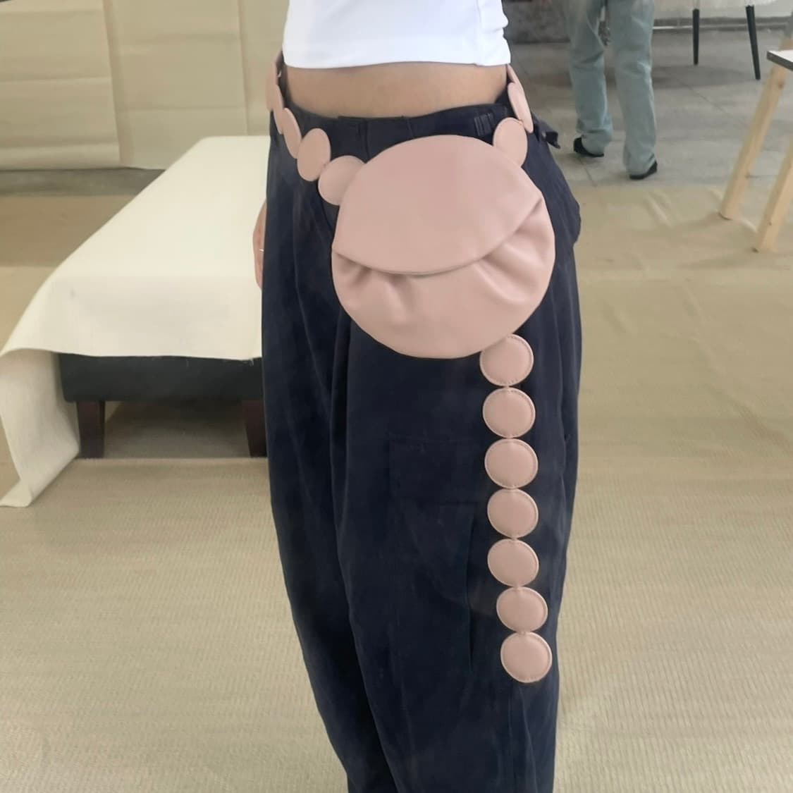 밤볼레 dumpling bag beige pink  상품이미지6