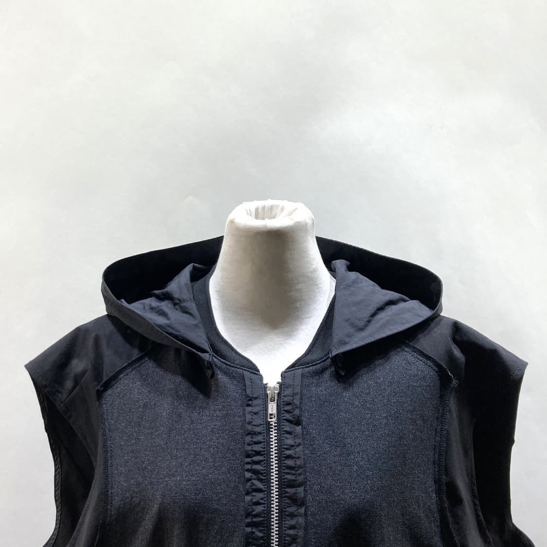 데무 2024 여 프린트 배색 후드베스트 F  상품이미지2