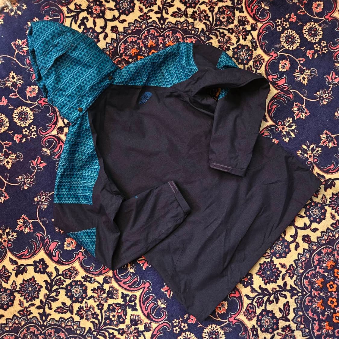 노스페이스 블루 에스닉 블럭
바람막이 자켓 L size 상품이미지5