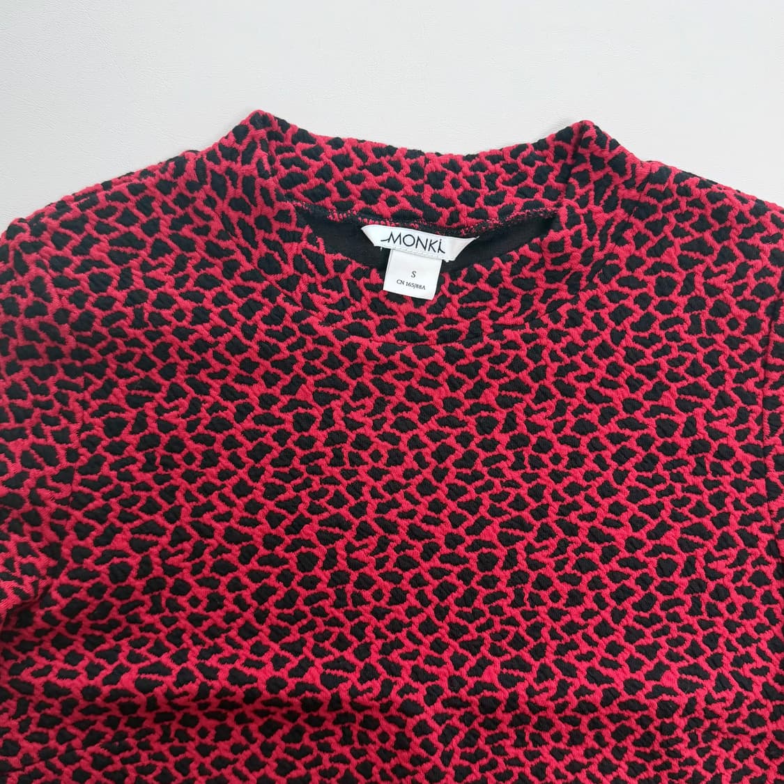 monki 패턴 크롭 기모티 상품이미지3