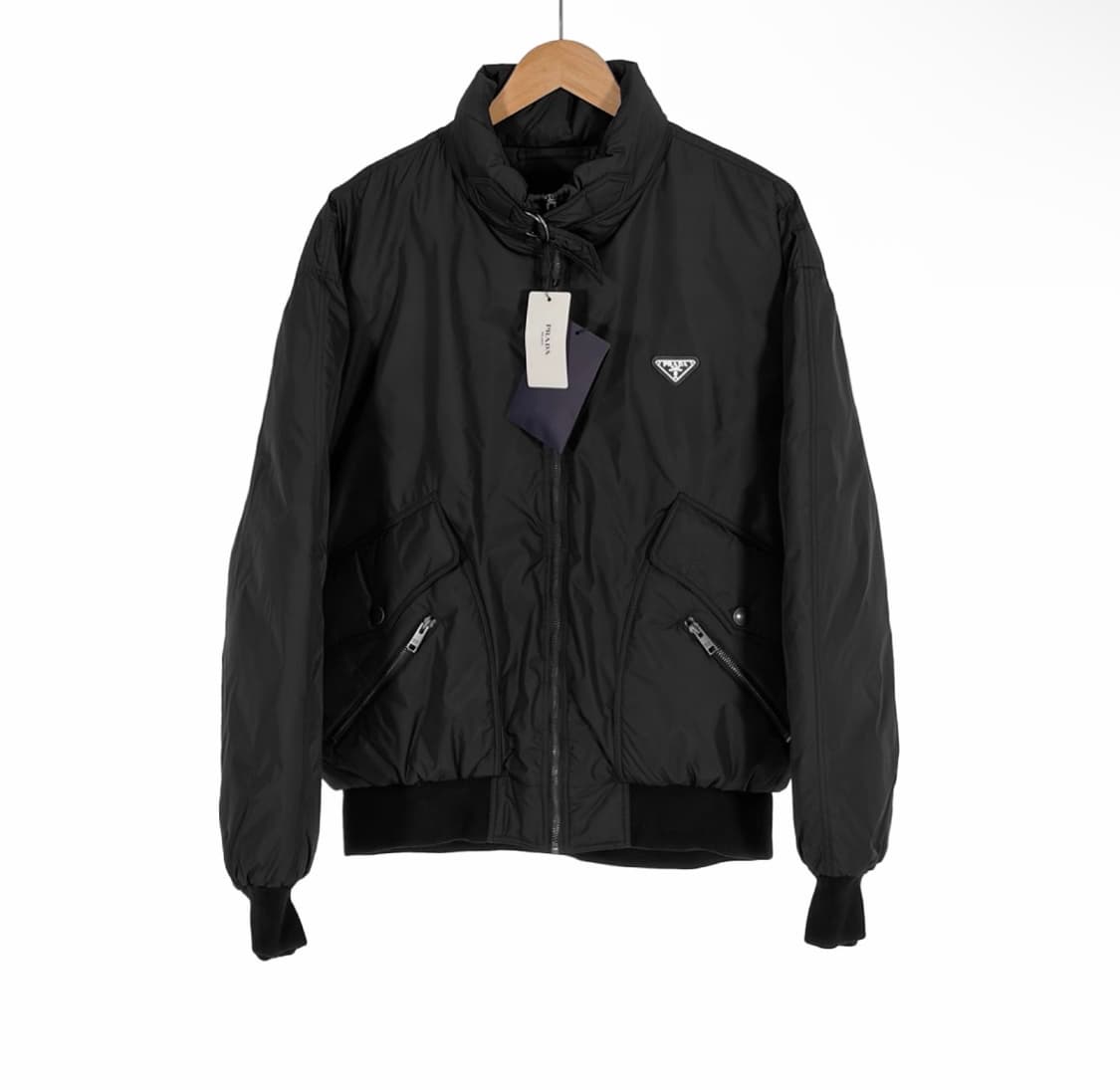 [M] 프라다 남성 웨이트 삼각로고 리나일론 다운 봄버 패딩 자켓 블랙 상품이미지1