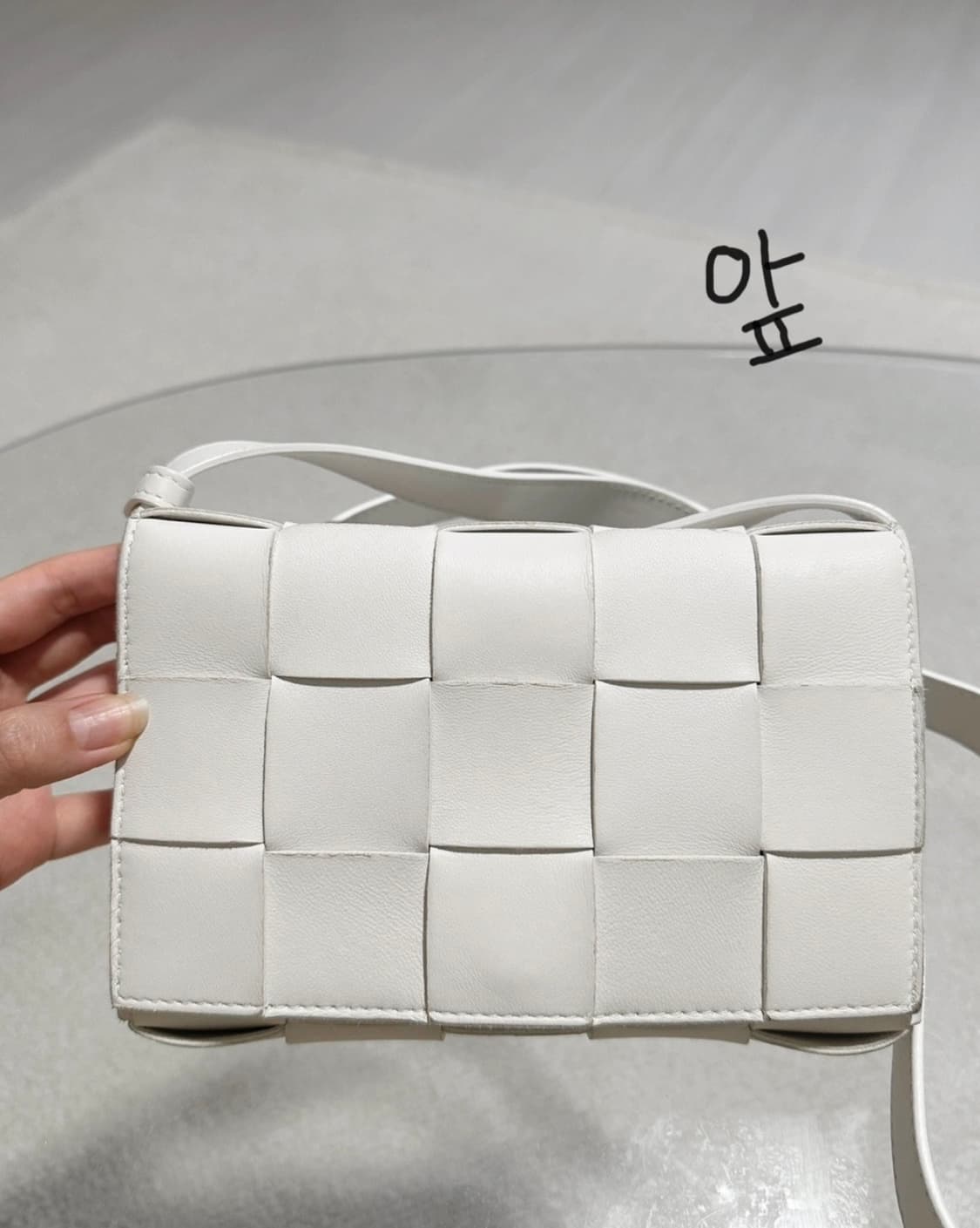 풀구성) 보테가베네타 스몰 카세트백 상품이미지3