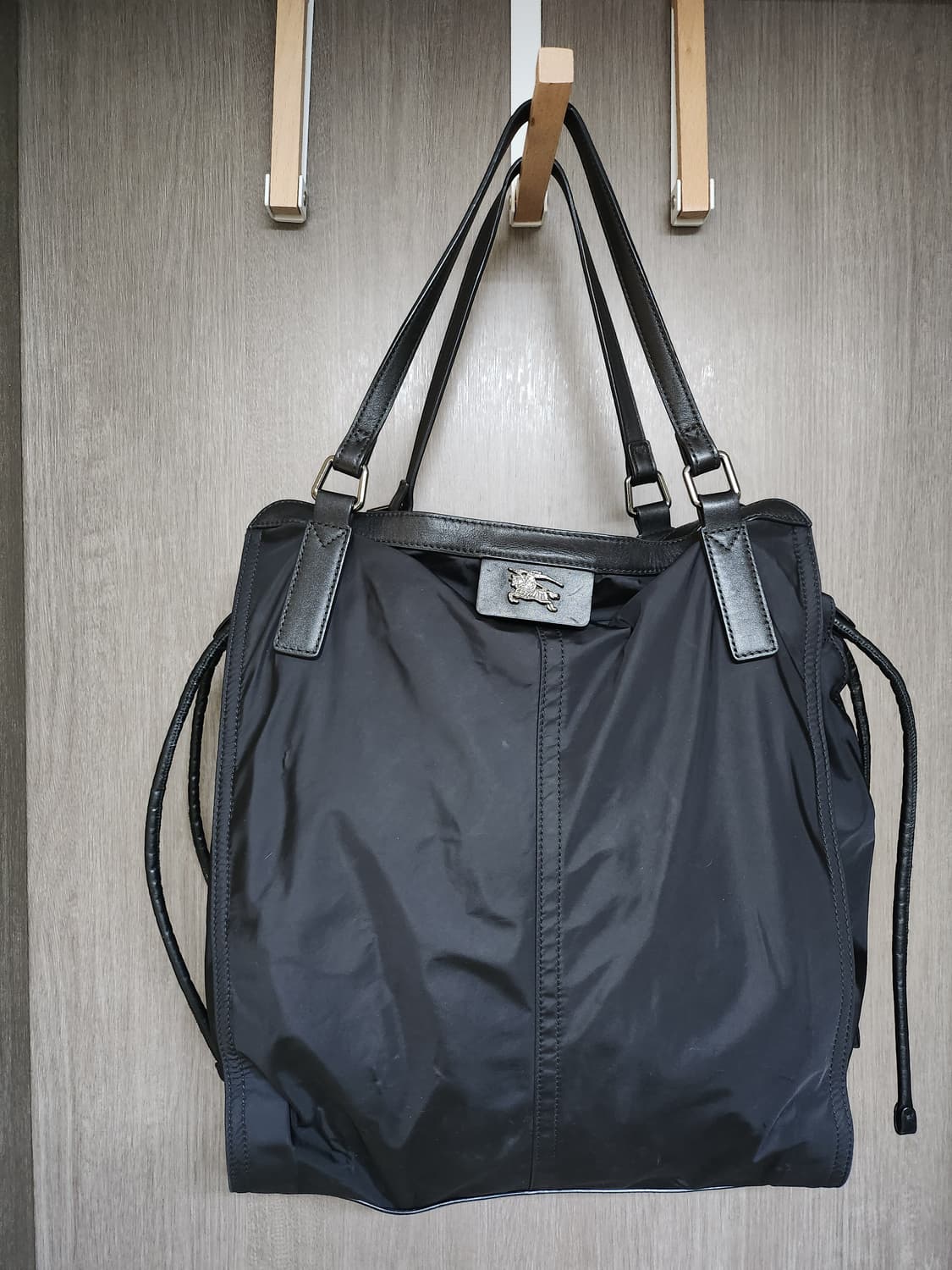 버버리 숄더 쇼퍼백 상품이미지1