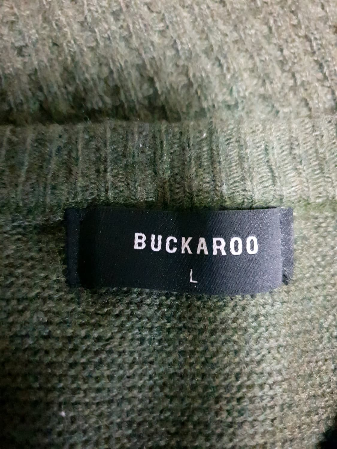 버커루 와플 스웨이드 배색 라운드넥 니트 카키 (100) 상품이미지3