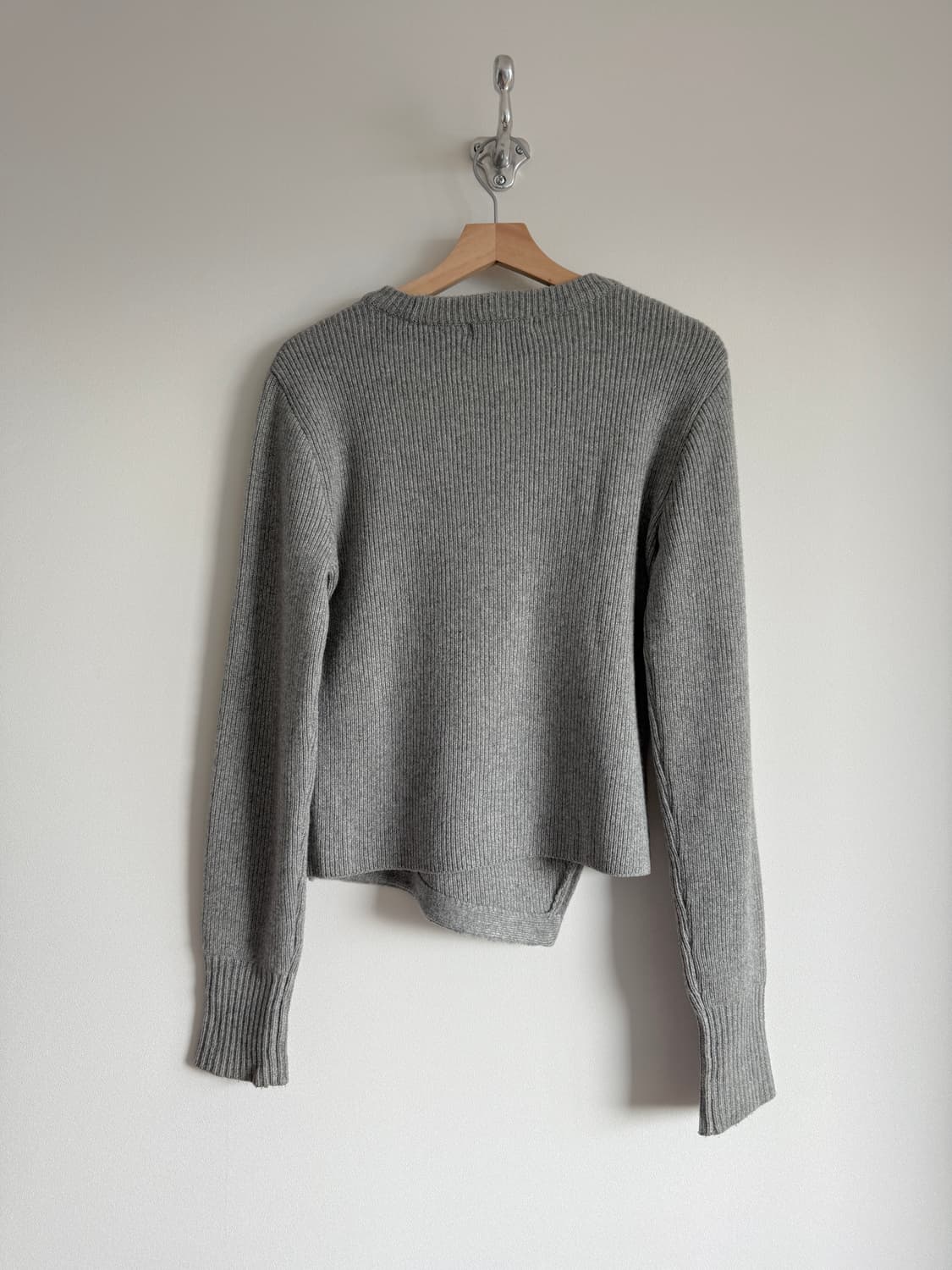 로우클래식(LOW CLASSIC) 비대칭 울 니트 상품이미지5