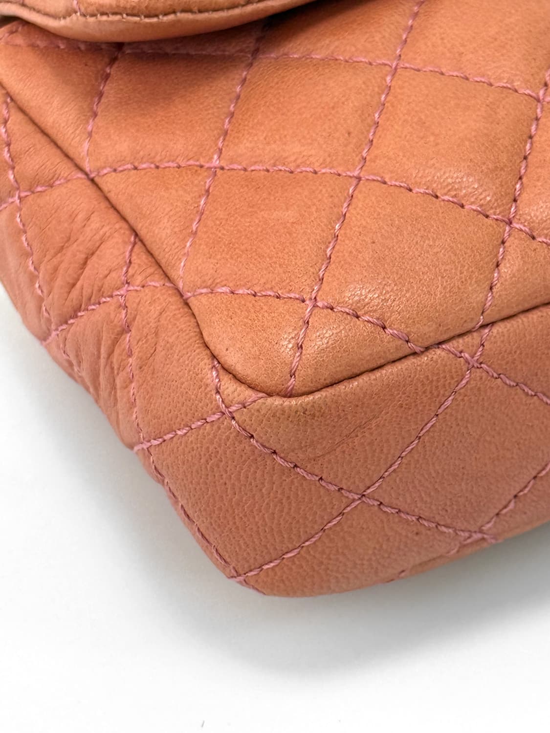 Chanel Glazed Lambskin  East West Flap 상품이미지4