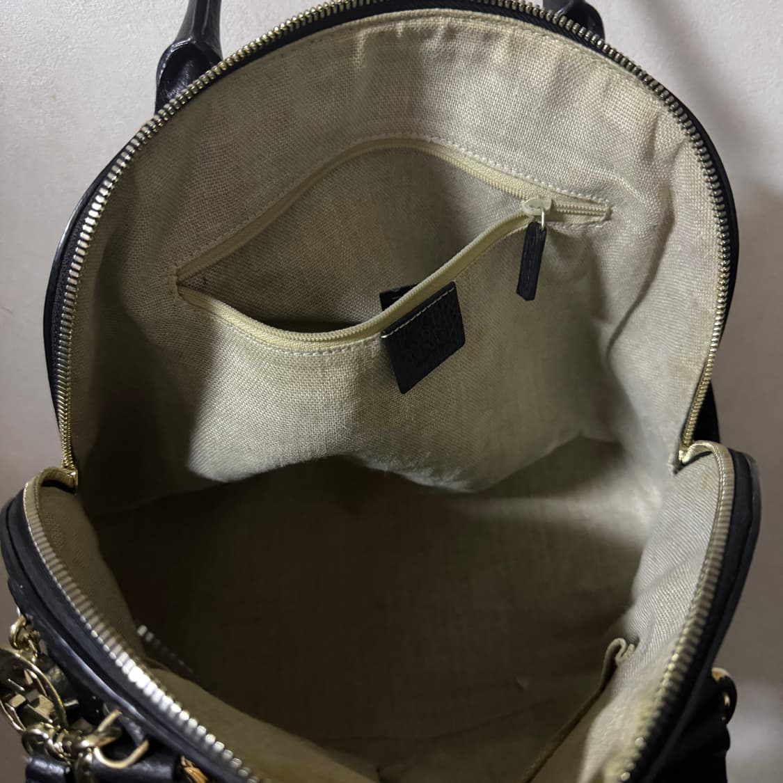 구찌 449662 인터로킹 GG 로고 돔 토트백 상품이미지7