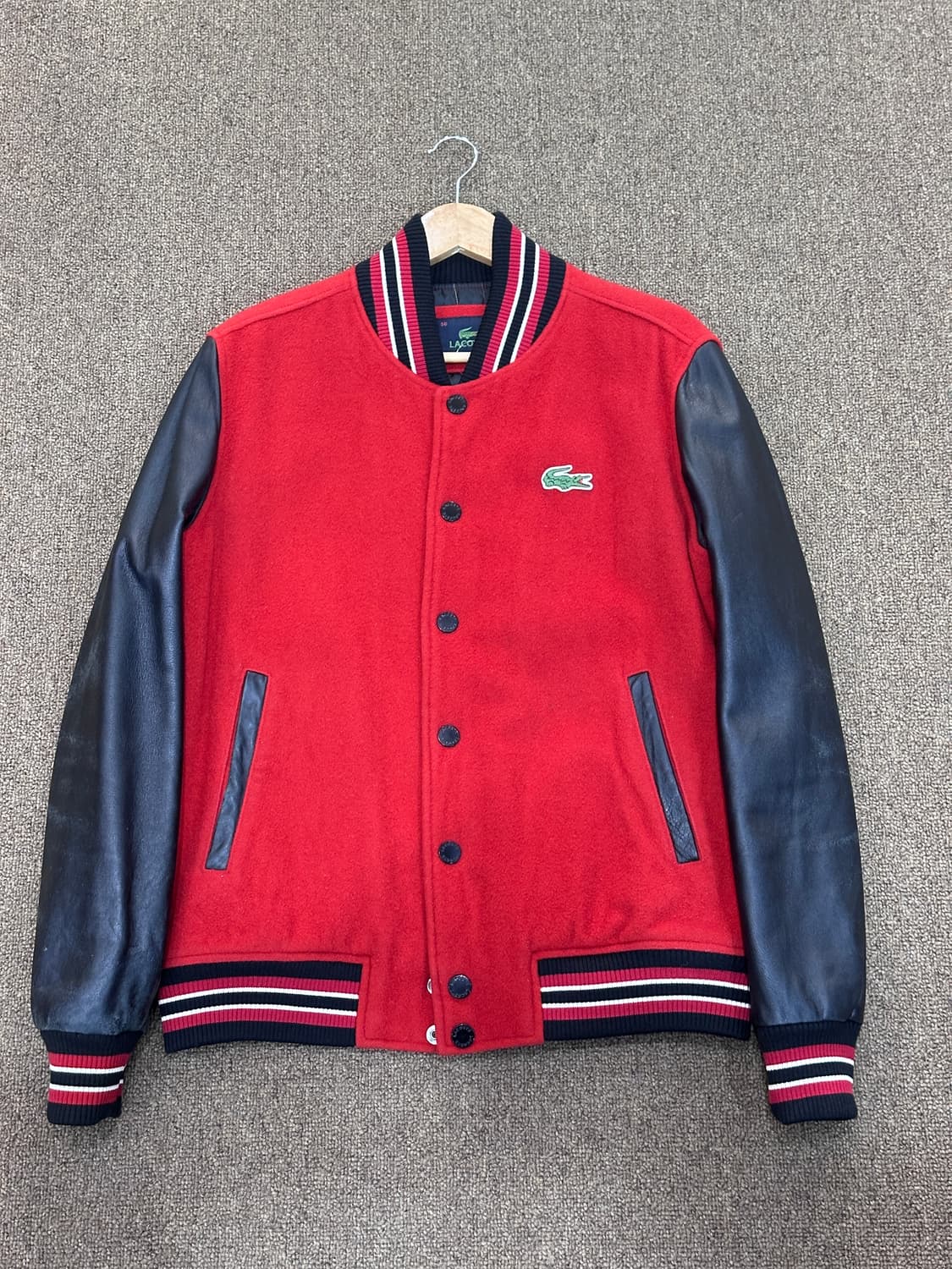 라코스테 레드 배색 양가죽 스타디움 자켓 상품이미지1