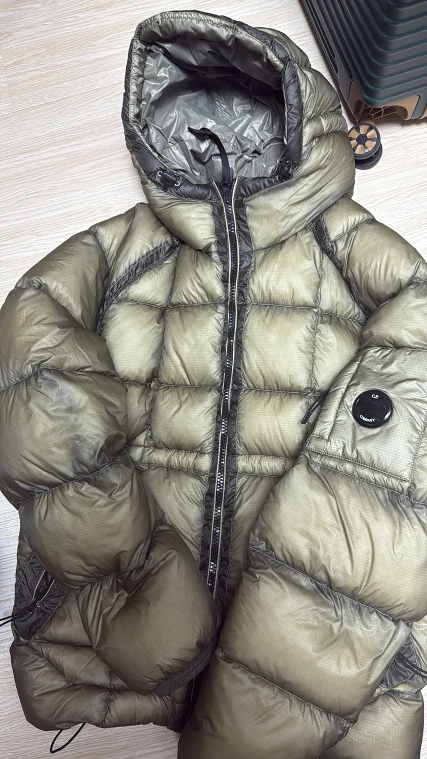 cp컴퍼니 dd쉘 패딩  상품이미지1