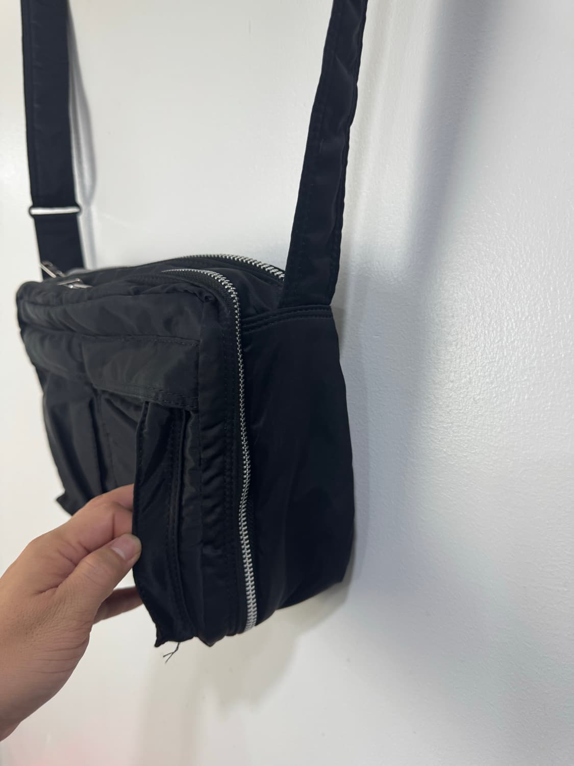 요시다포터 탱커 크로스백 M 사이즈 블랙컬러  상품이미지4