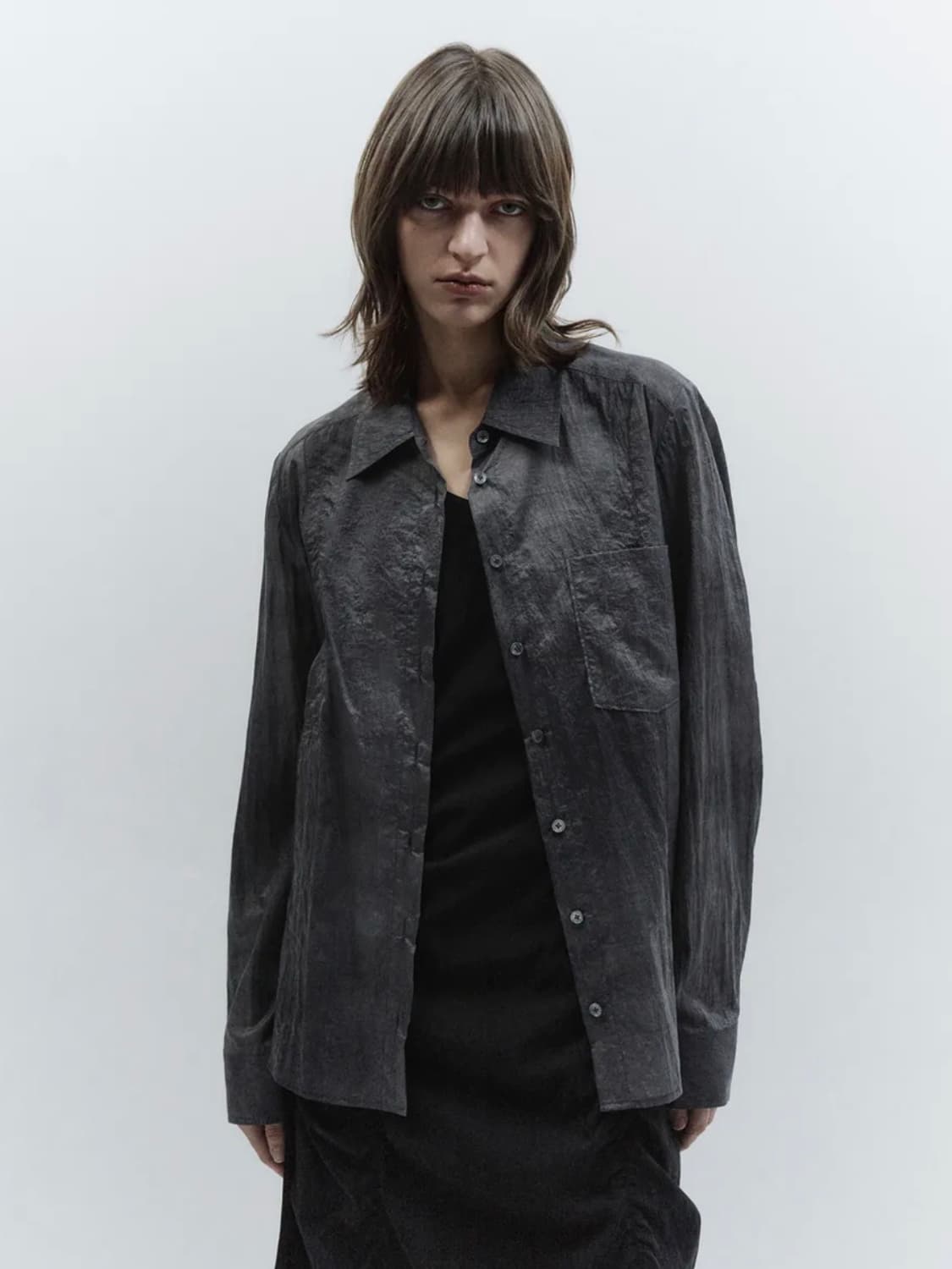 인사일런스 우먼 뉴트럴 그래픽 셔츠 CHARCOAL 상품이미지3