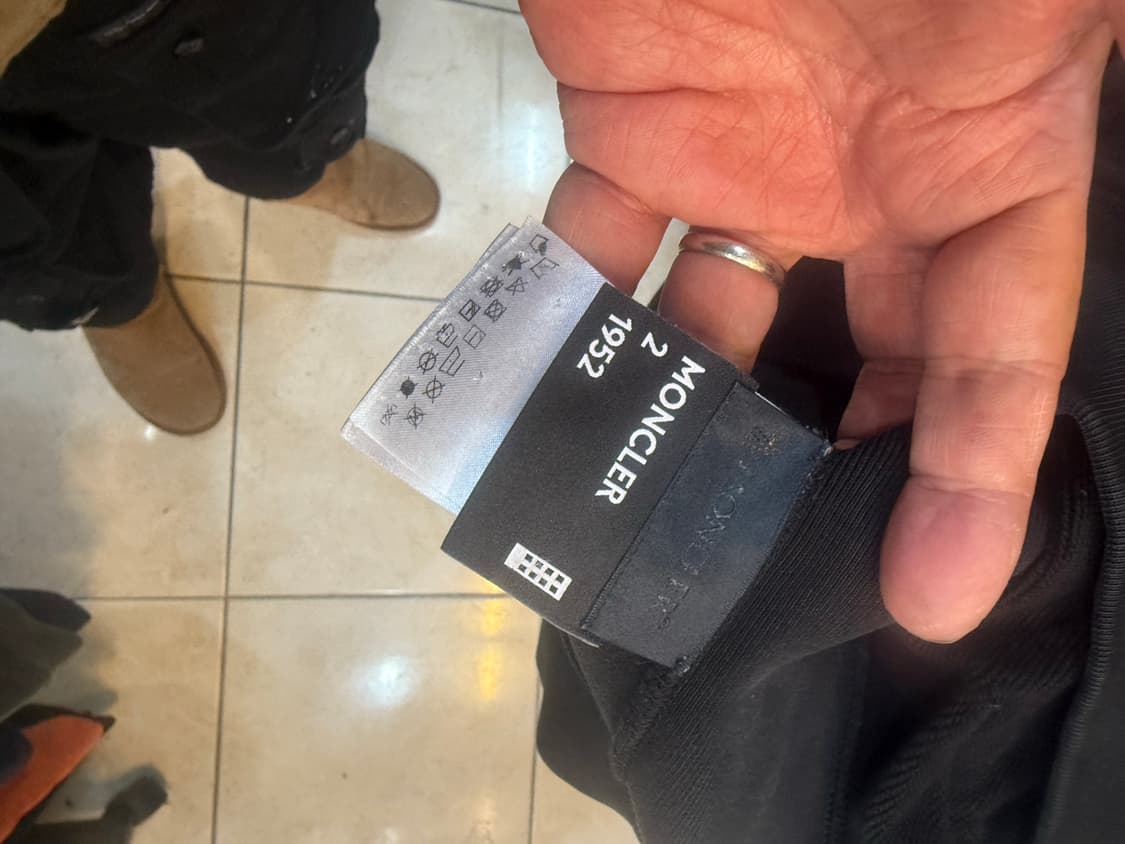 95-100 정품 어웨이크+몽클레어 매글리아 후드티 팝니다 상품이미지4