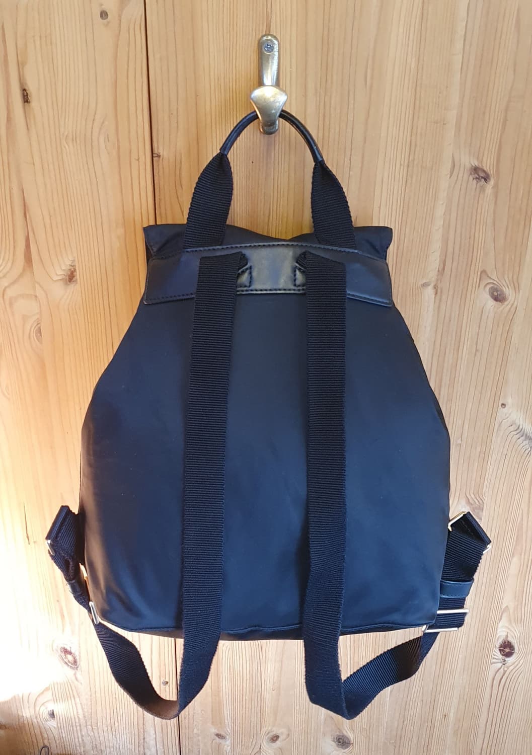 토리버치 딜라 플랩백팩 상품이미지4